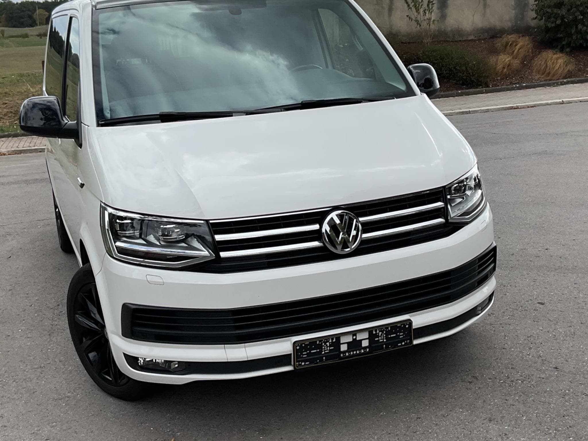 VW T6.1 Multivan Edition (2019) - Photo 3