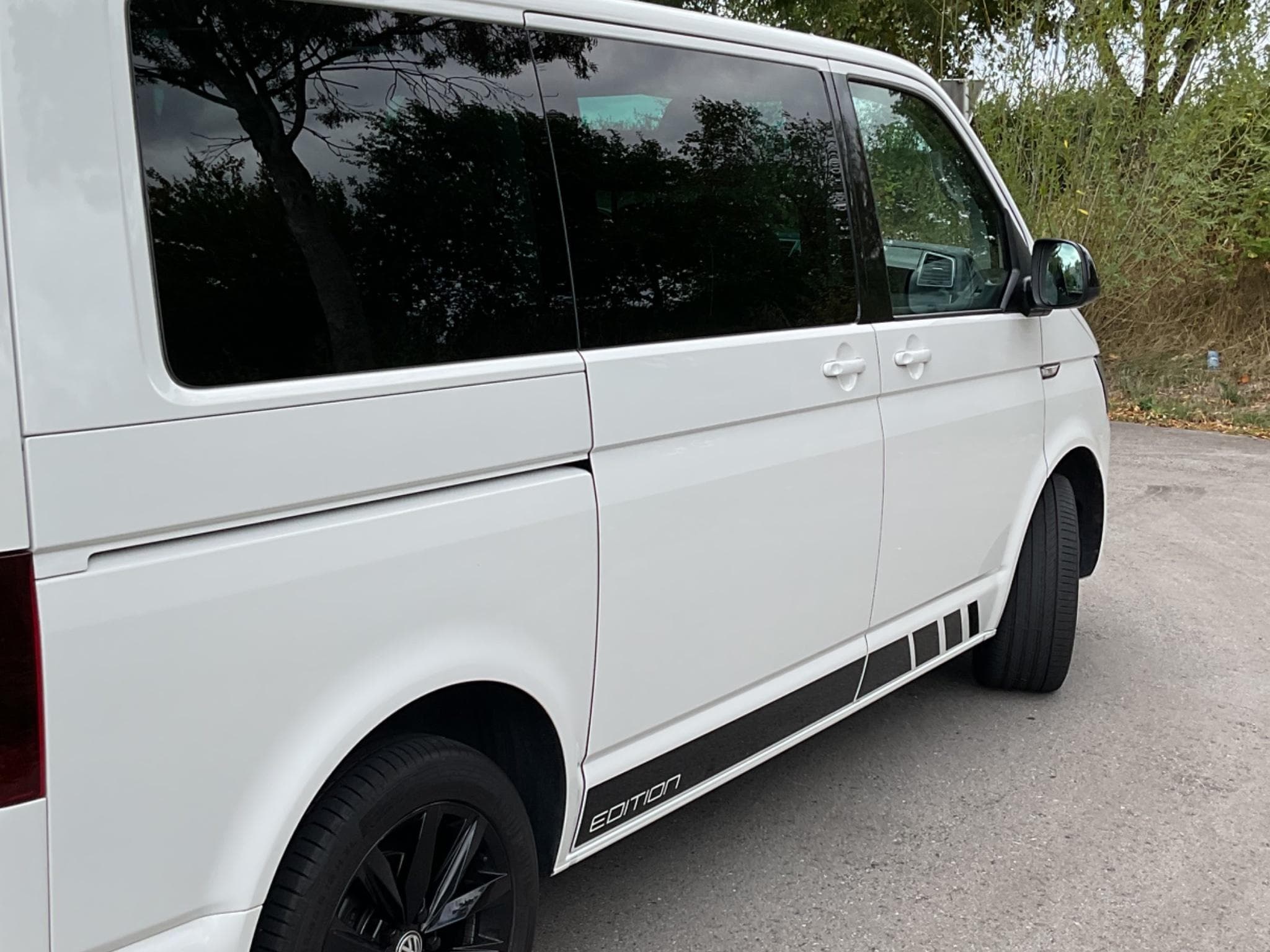 VW T6.1 Multivan Edition (2019) - Photo 4