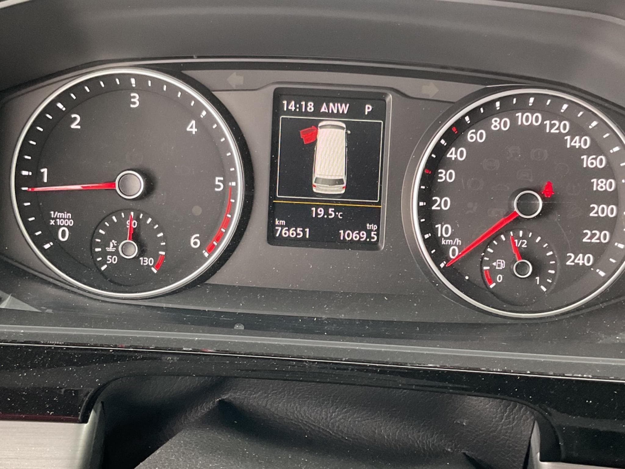 VW T6.1 Multivan Edition (2019) - Photo 7