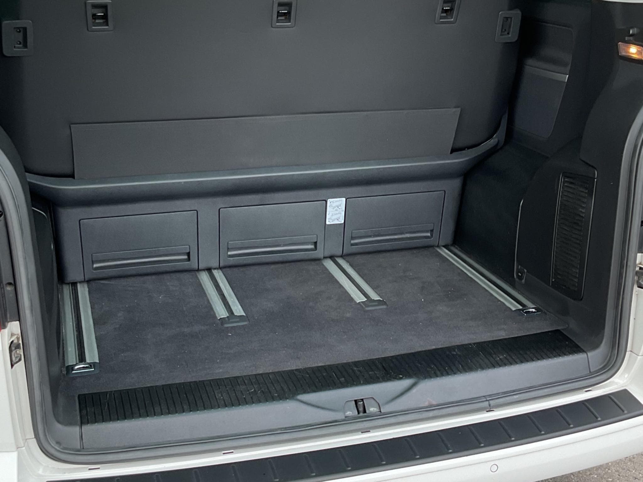 VW T6.1 Multivan Edition (2019) - Photo 11