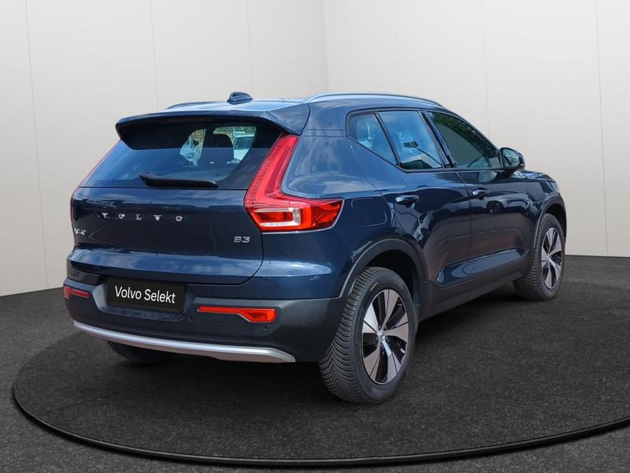 Volvo XC40 B3 Core 2026 / Essence (2025) - Foto 2
