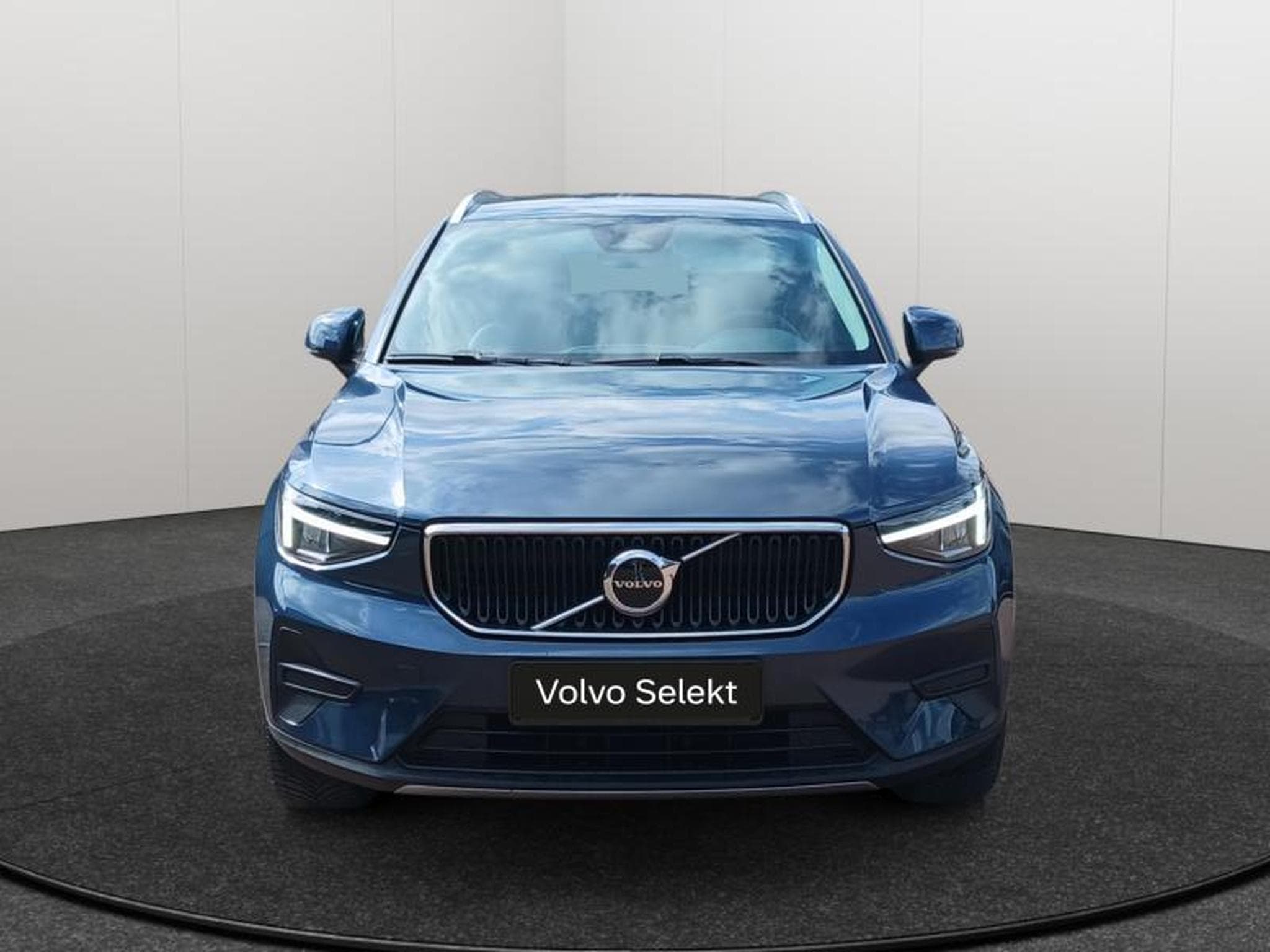 Volvo XC40 B3 Core 2026 / Essence (2025) - Foto 9
