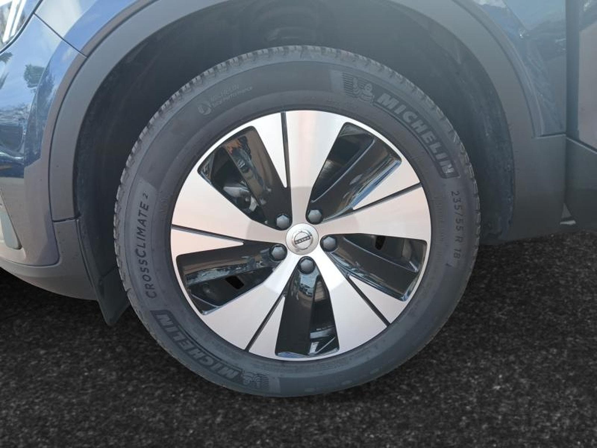 Volvo XC40 B3 Core 2026 / Essence (2025) - Foto 14