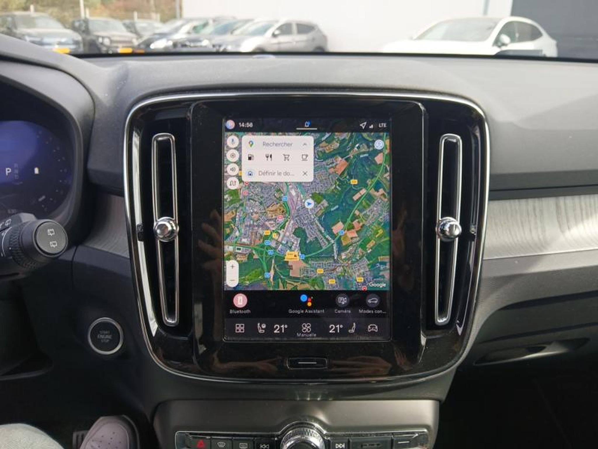 Volvo XC40 B3 Core 2026 / Essence (2025) - Foto 16