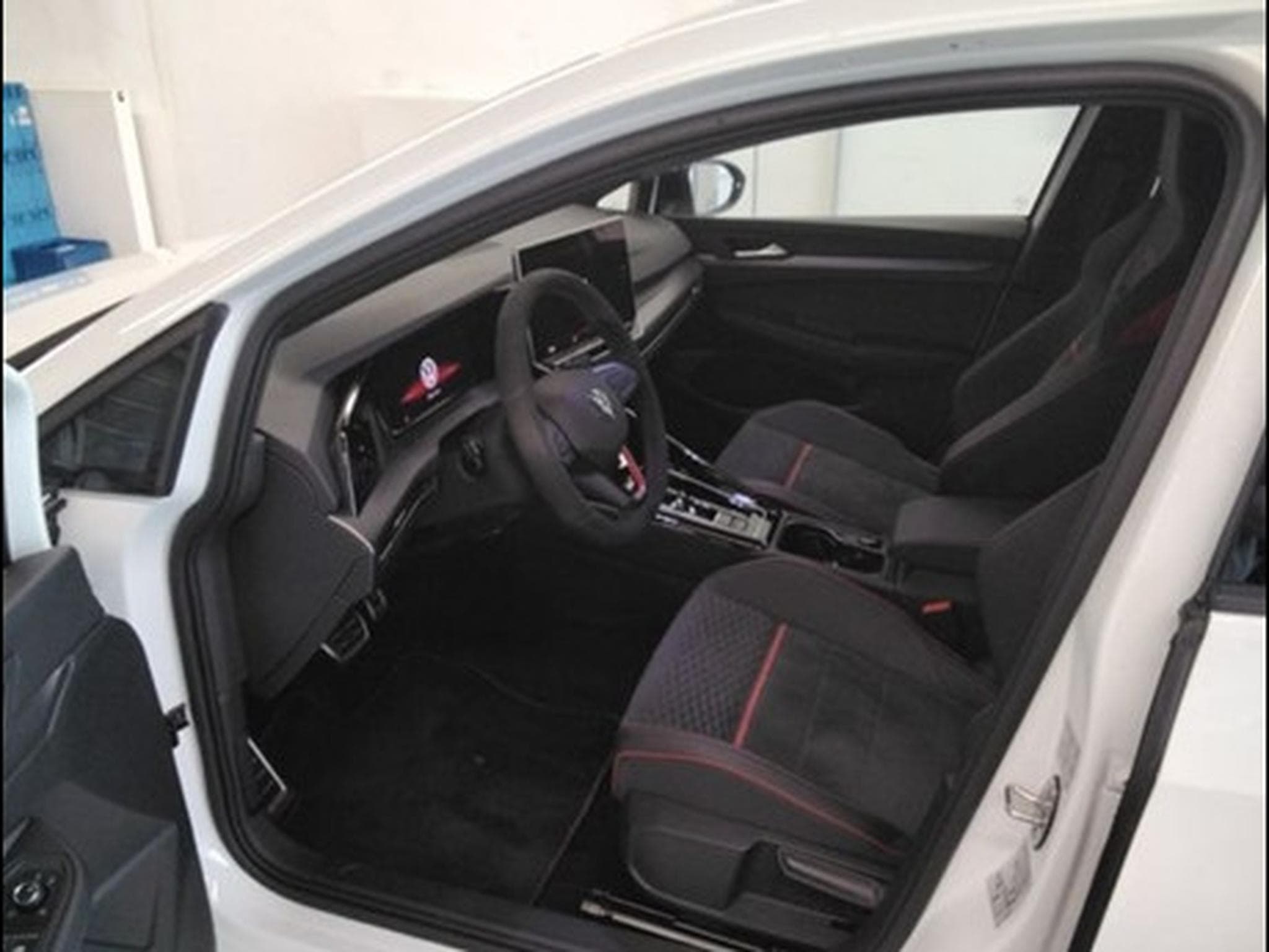 VW Golf GTI PHASE 2 Clubsport 2.0 TSI 300 CV DSG7 * DCC * MATRIX * (2026) - Foto 6