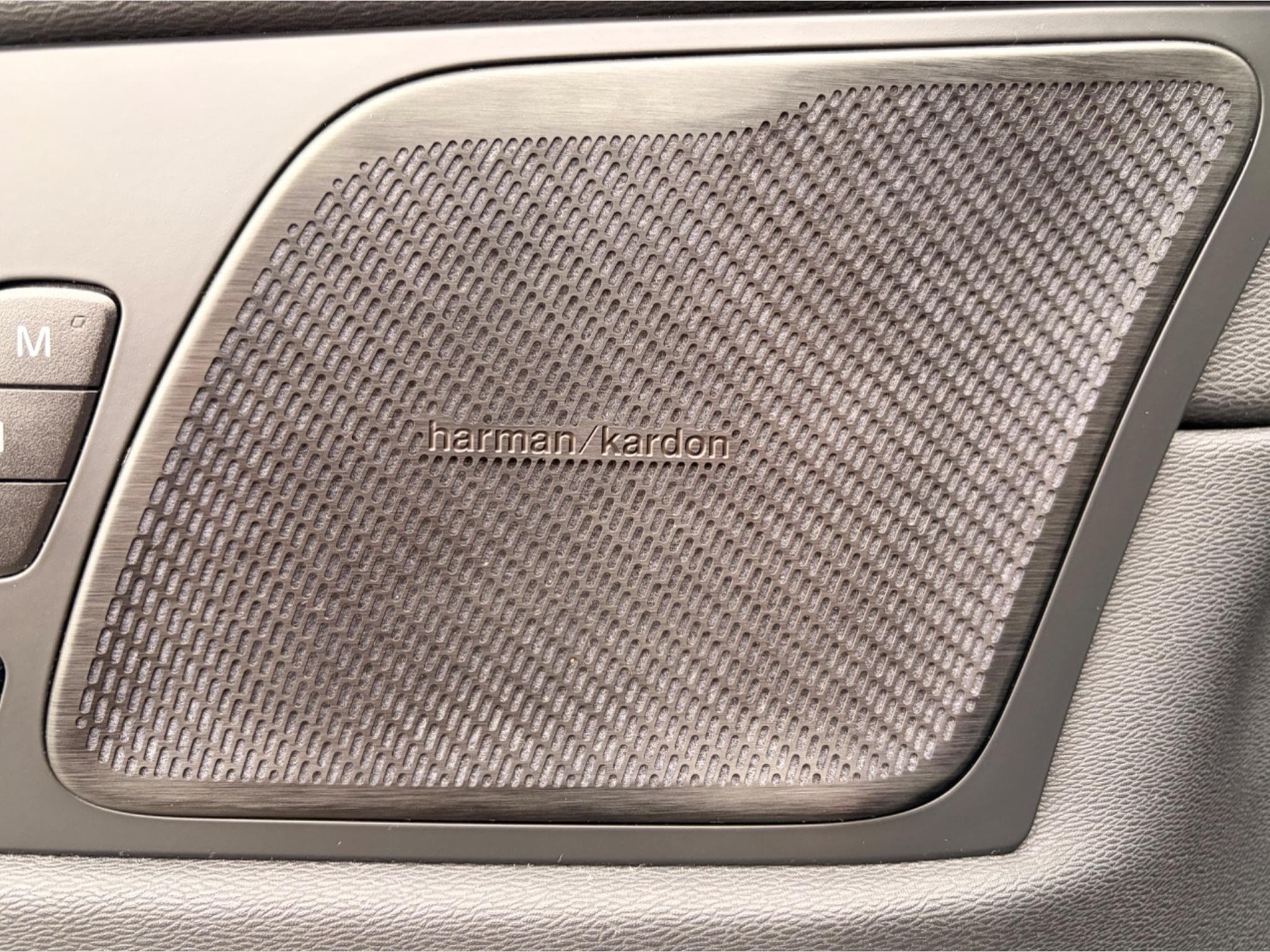 Volvo XC60 R-Design (2022) - Photo 5