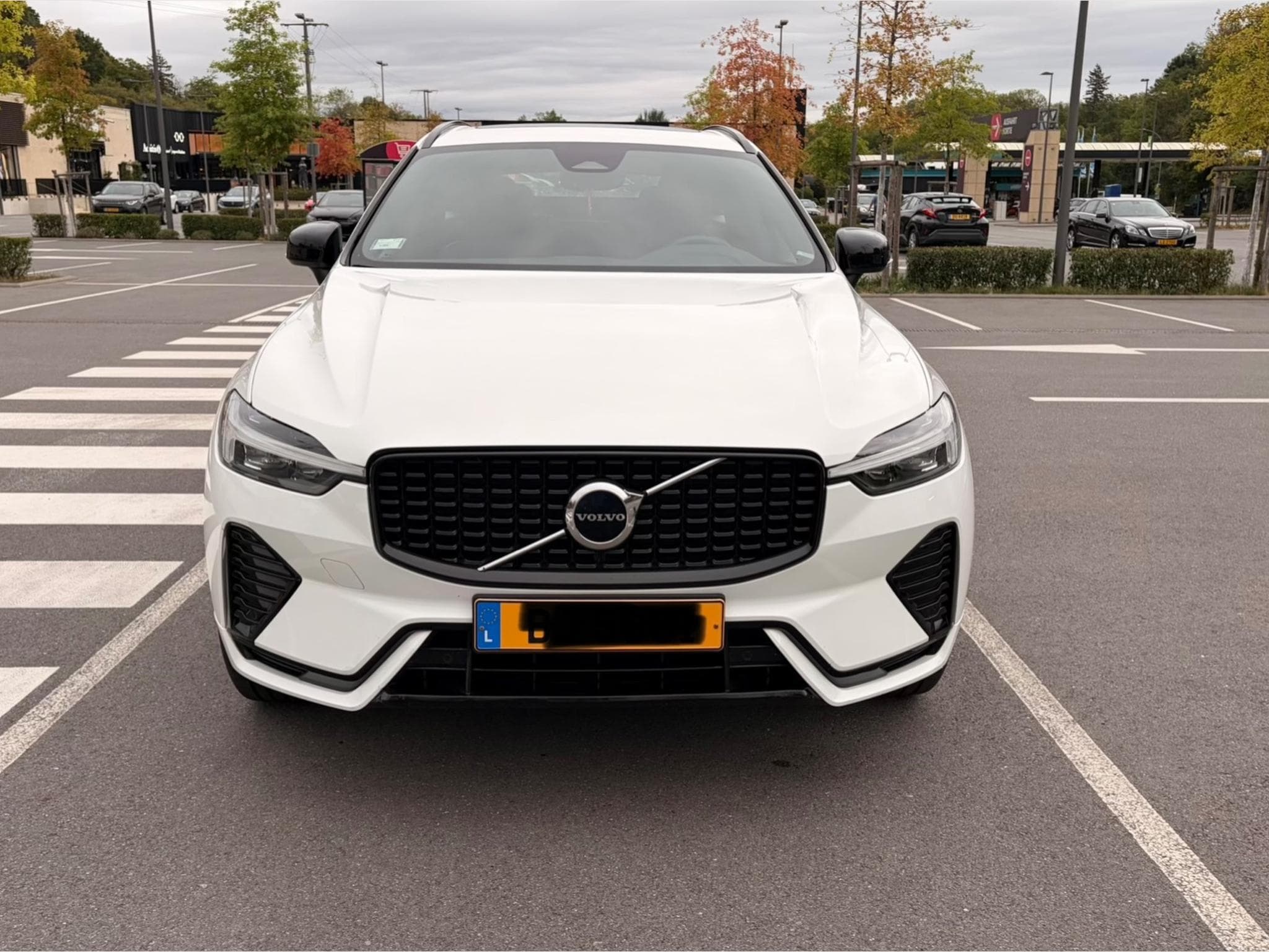 Volvo XC60 R-Design (2022) - Photo 13