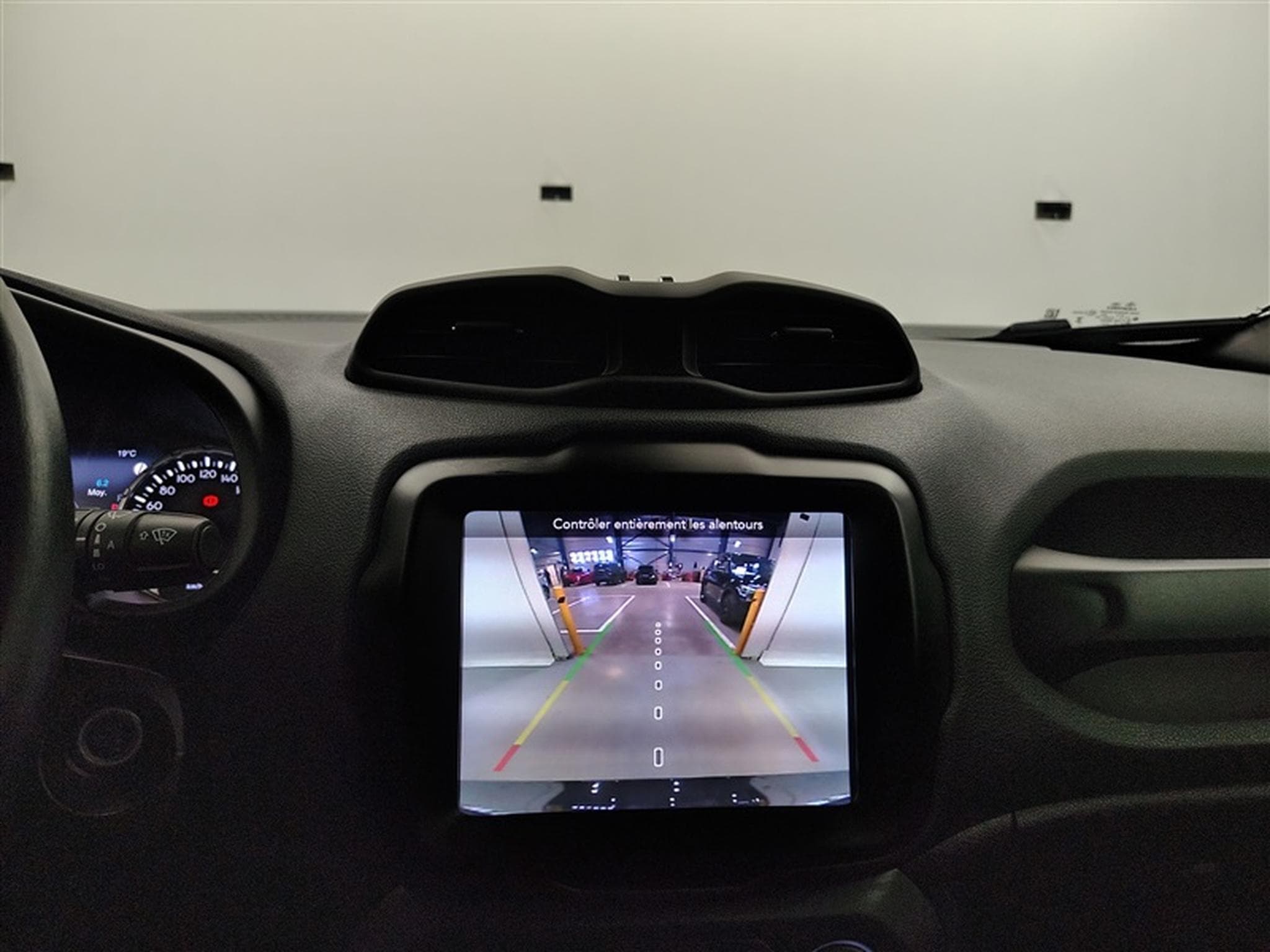Jeep Renegade 1.5 T4 E-Hybrid Latitude DCT *NAVI/FULL LED/CAMERA/JA17* (2023) - Photo 17