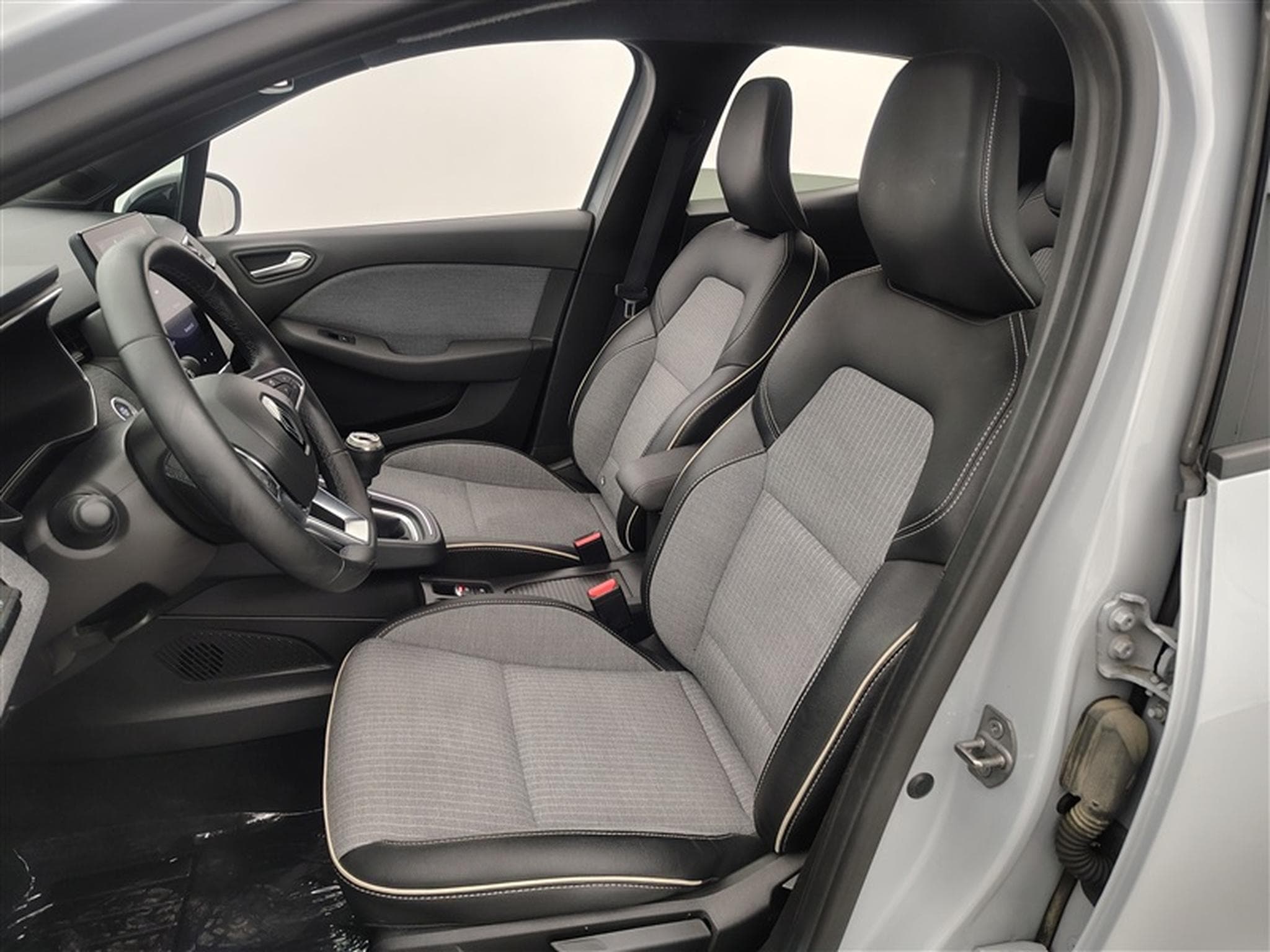 Renault Clio 1.0 TCe Techno (2024) - Photo 7