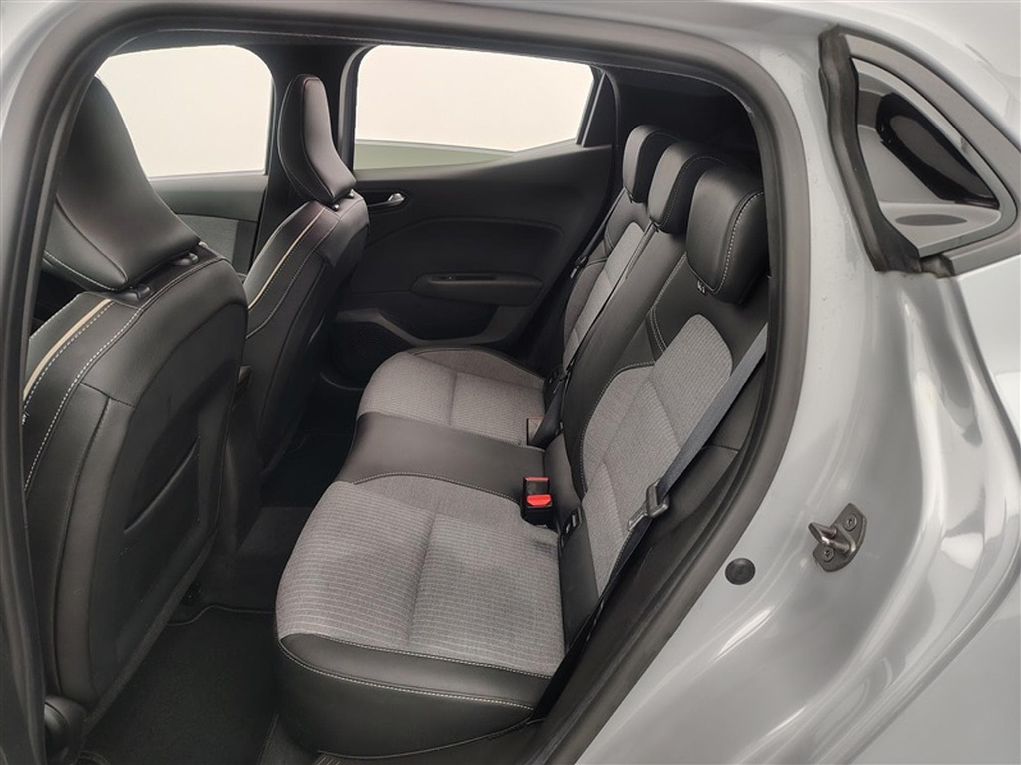 Renault Clio 1.0 TCe Techno (2024) - Photo 13
