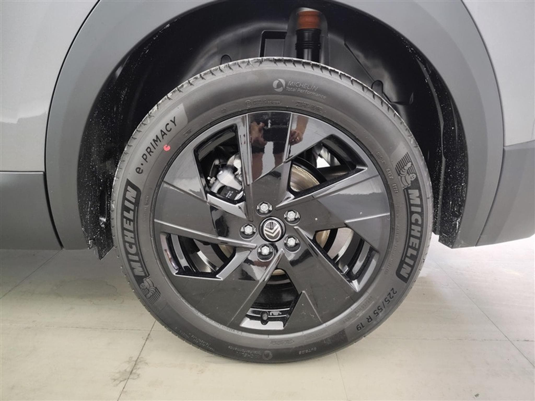 Citroen C5 Aircross 1.2 Hybrid 145cv E-DCS6 Plus NAVI / FULL LED / CAMERA / JA19 (2026) - Photo 6