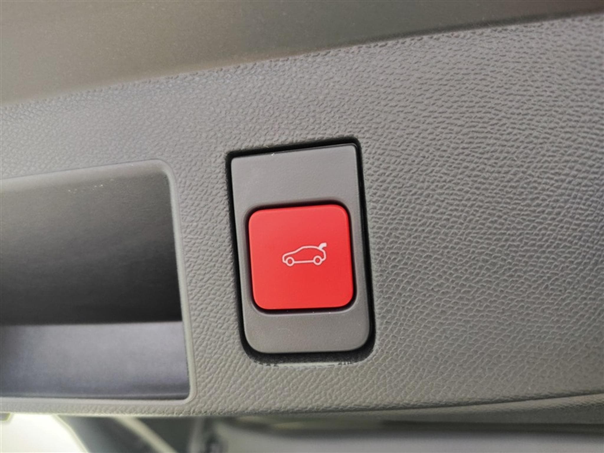 Citroen C5 Aircross 1.2 Hybrid 145cv E-DCS6 Plus NAVI / FULL LED / CAMERA / JA19 (2026) - Photo 20