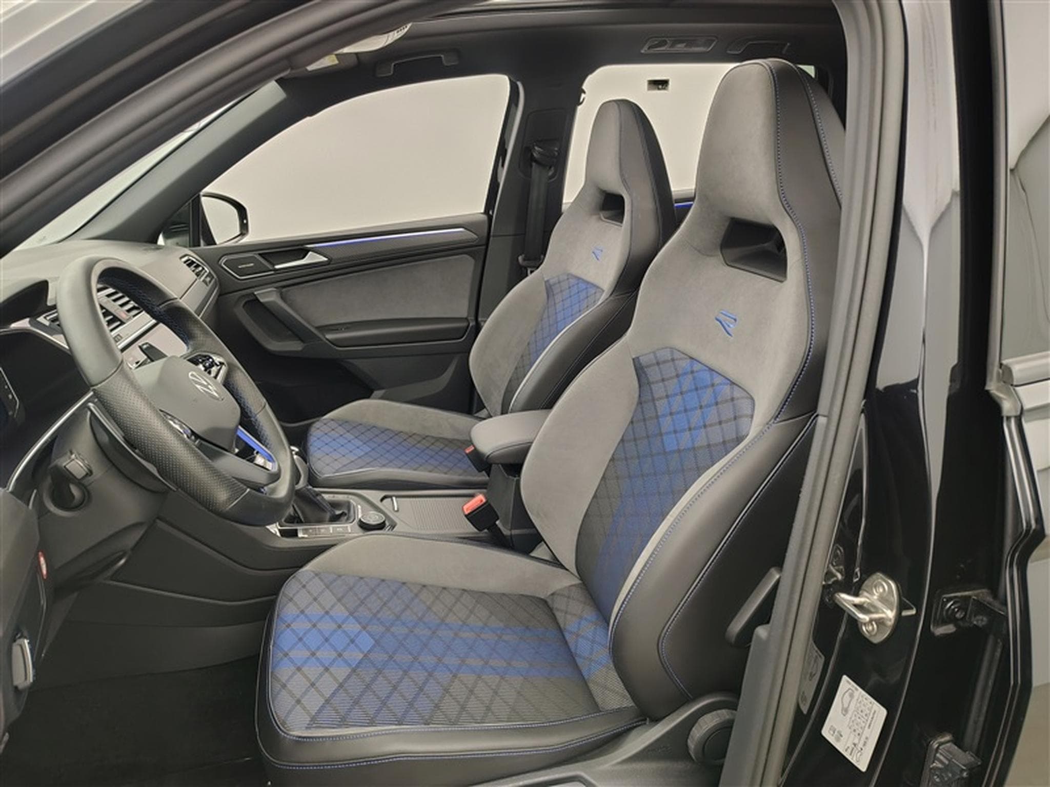 VW Tiguan R 2.0 TSI 4Motion OPF DSG (2023) - Photo 7