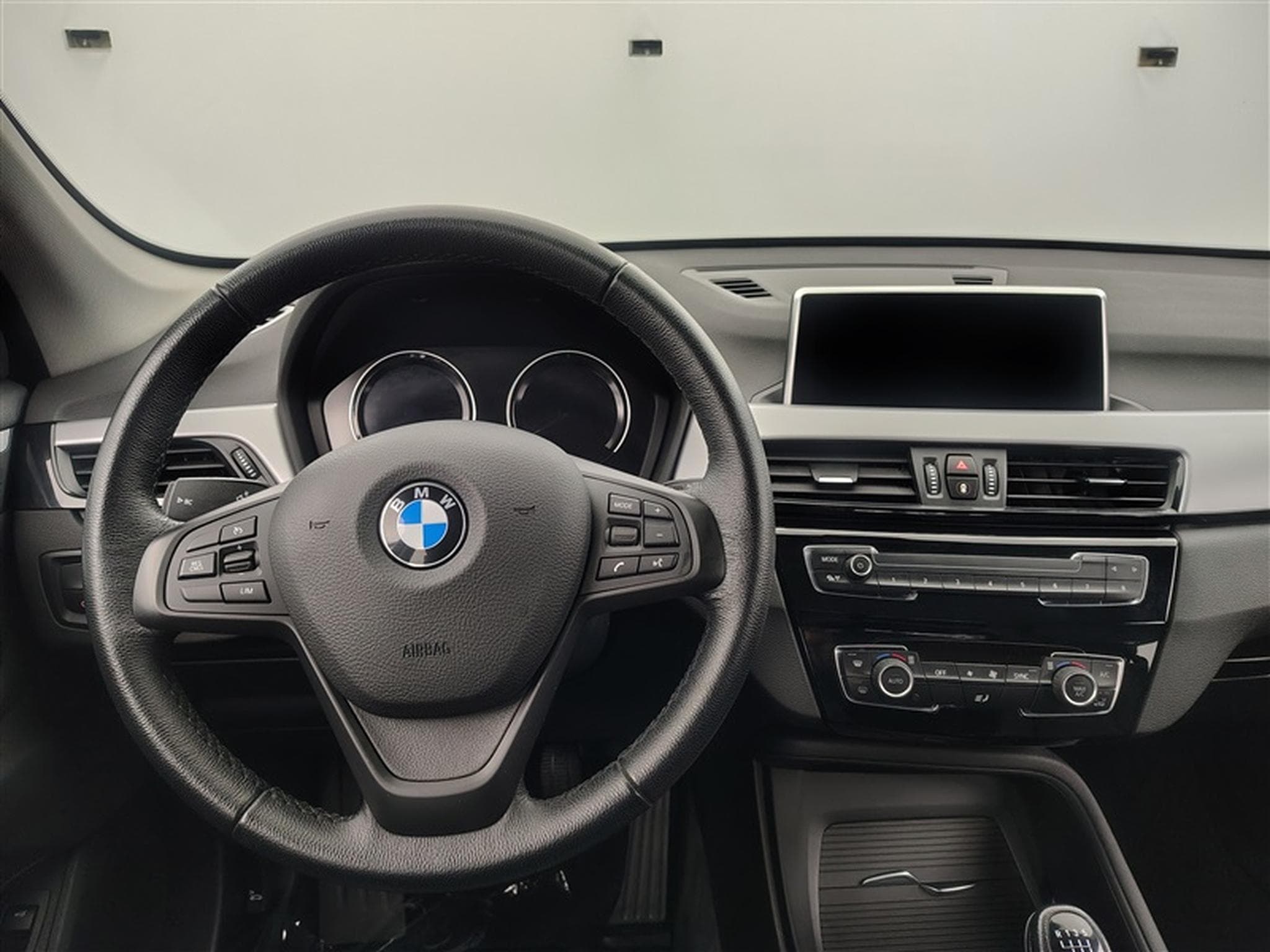 BMW X1 1.5 dA sDrive16 AdBlue (EU6AP) (2022) - Photo 9