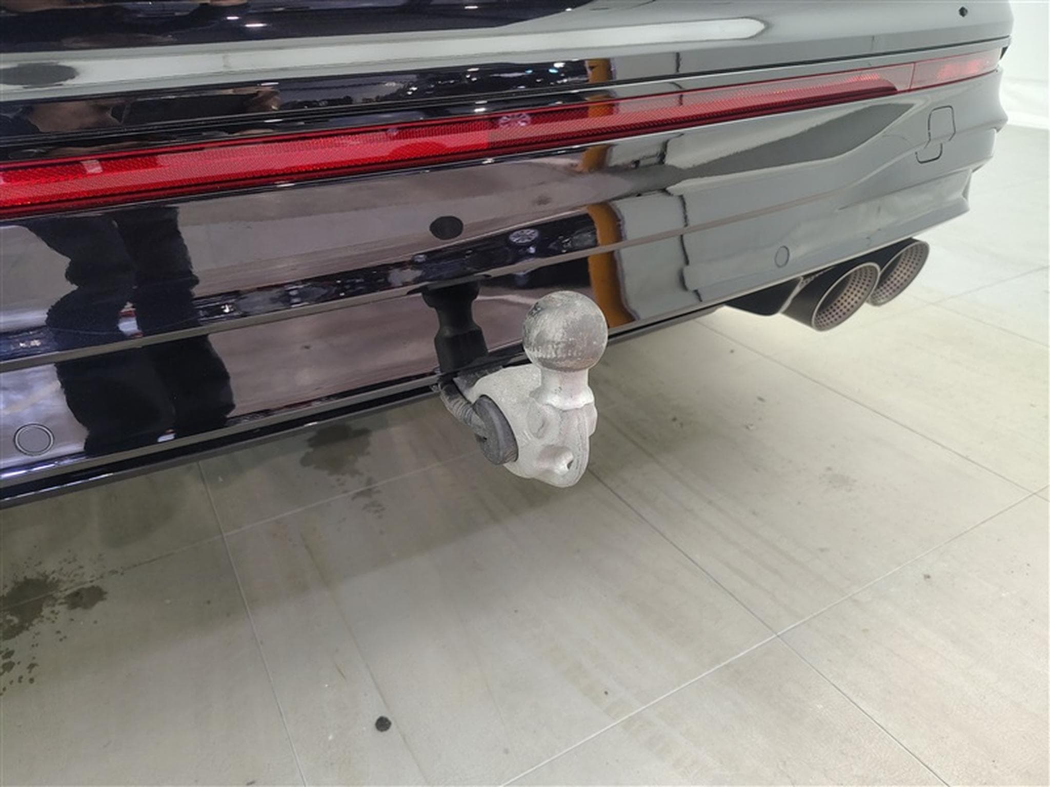 VW Tiguan R 2.0 TSI 4Motion OPF DSG (2023) - Photo 21
