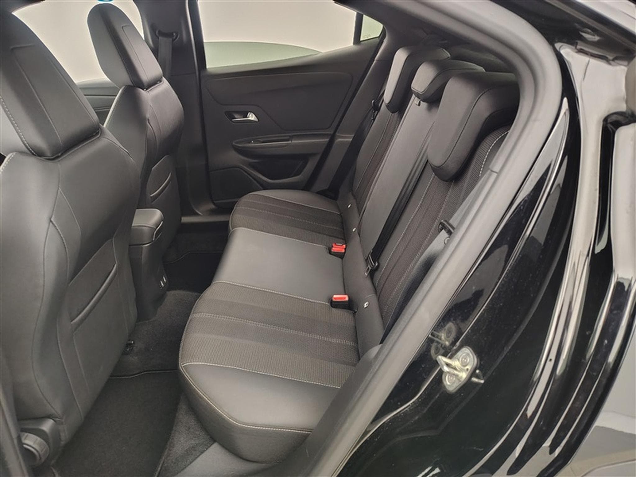 Opel Mokka 1.2 Turbo 136cv GS Line CARPLAY / FULL LED / S-CUIR (2024) - Photo 13