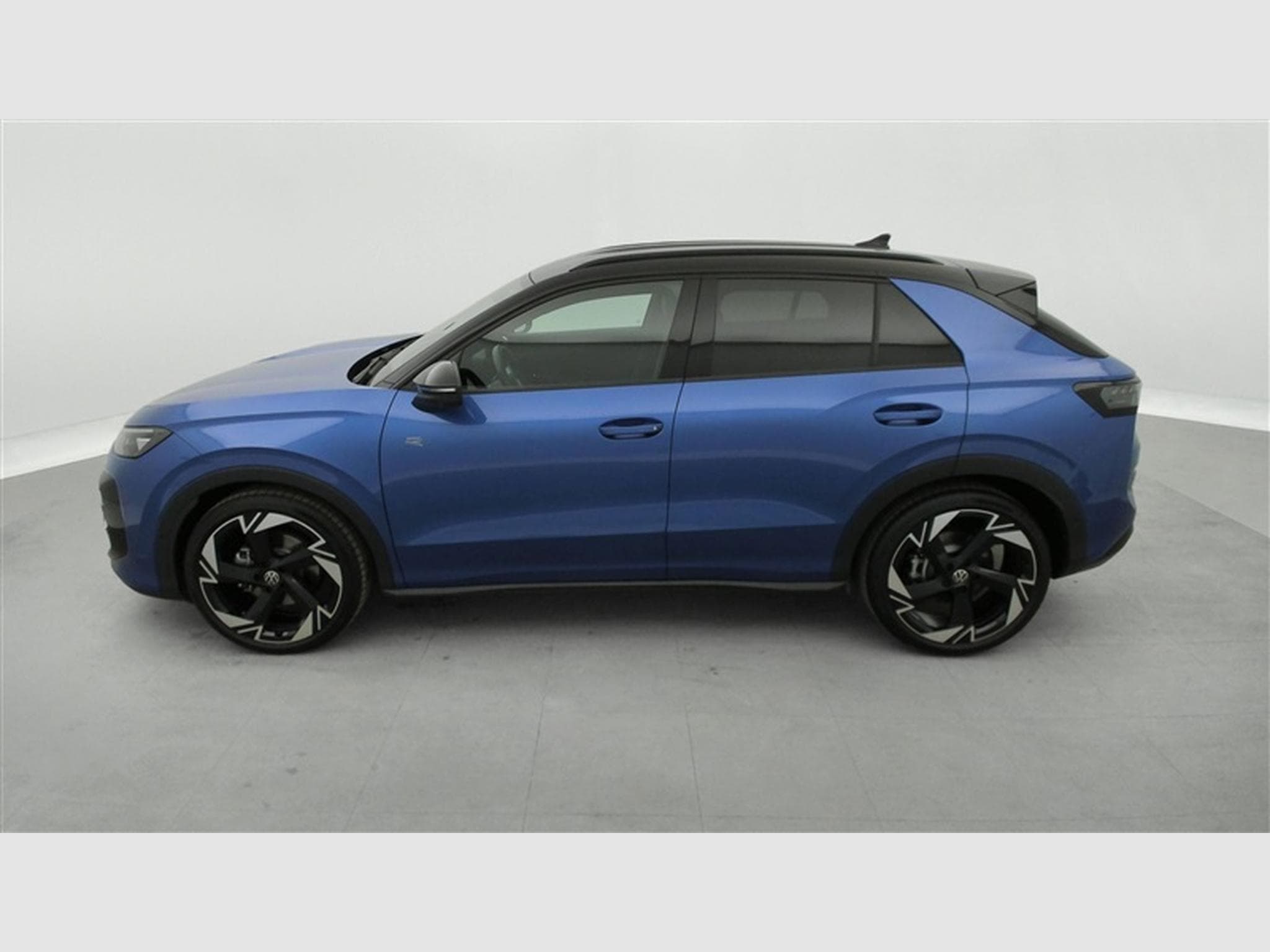 VW T-Roc 1.5 TSI 150cv DSG R-Line *CARPLAY/FULL LED/CAMERA/JA17* (2026) - Photo 3