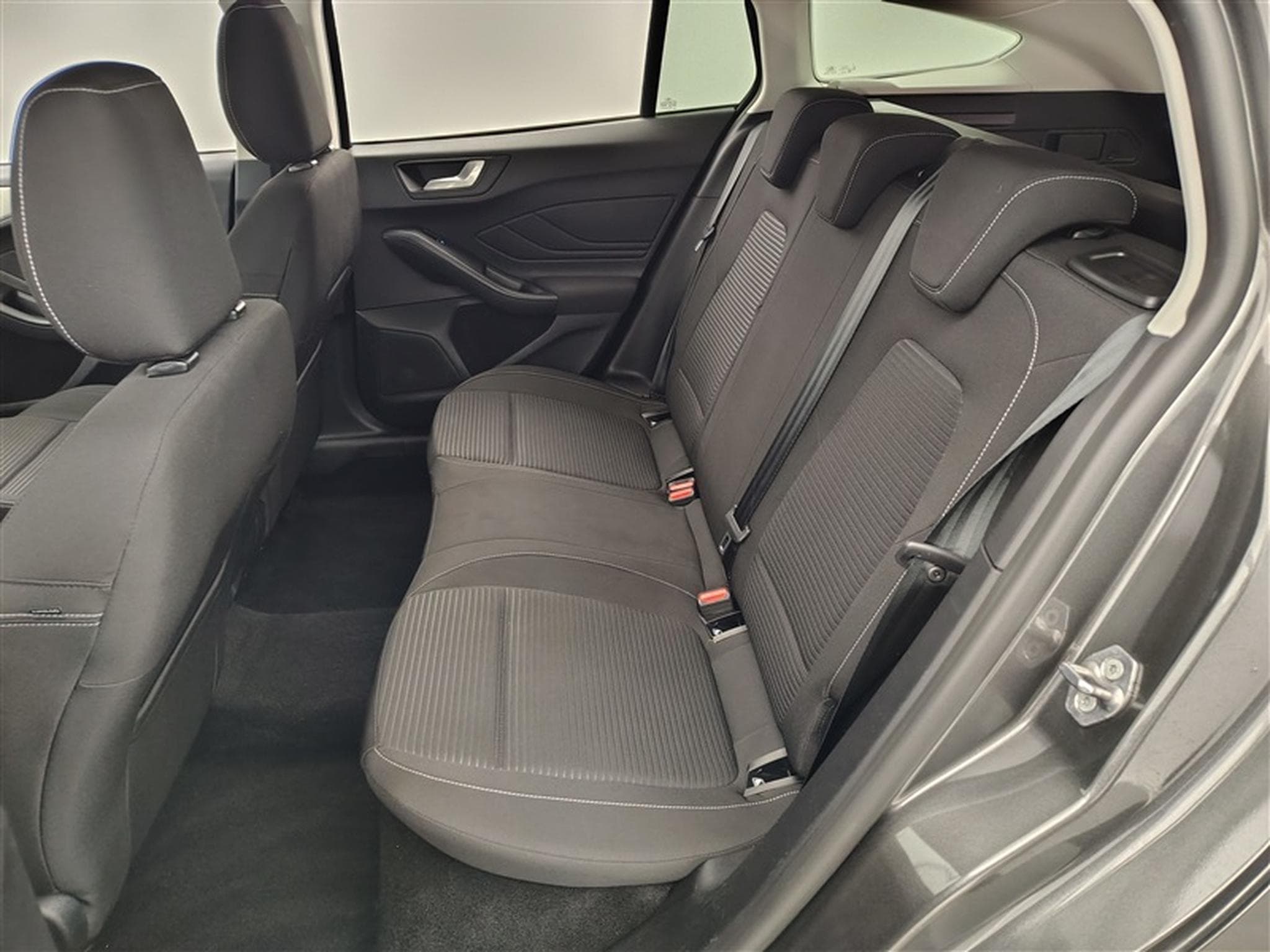 Ford Focus 1.0 EcoBoost 155Cv Titanium Navi / Led / PDC (2024) - Photo 13