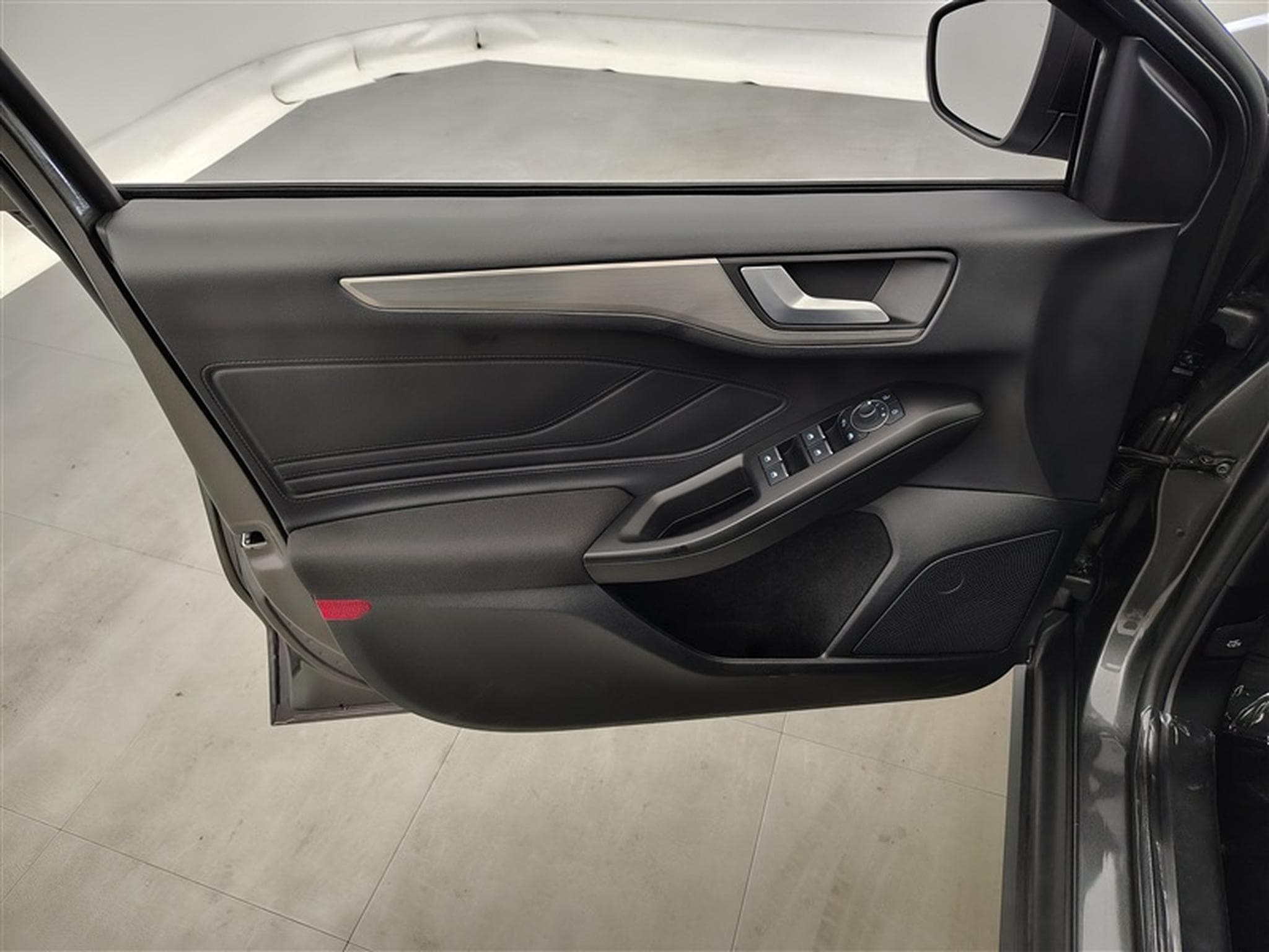 Ford Focus 1.0 EcoBoost 155Cv Titanium Navi / Led / PDC (2024) - Photo 17