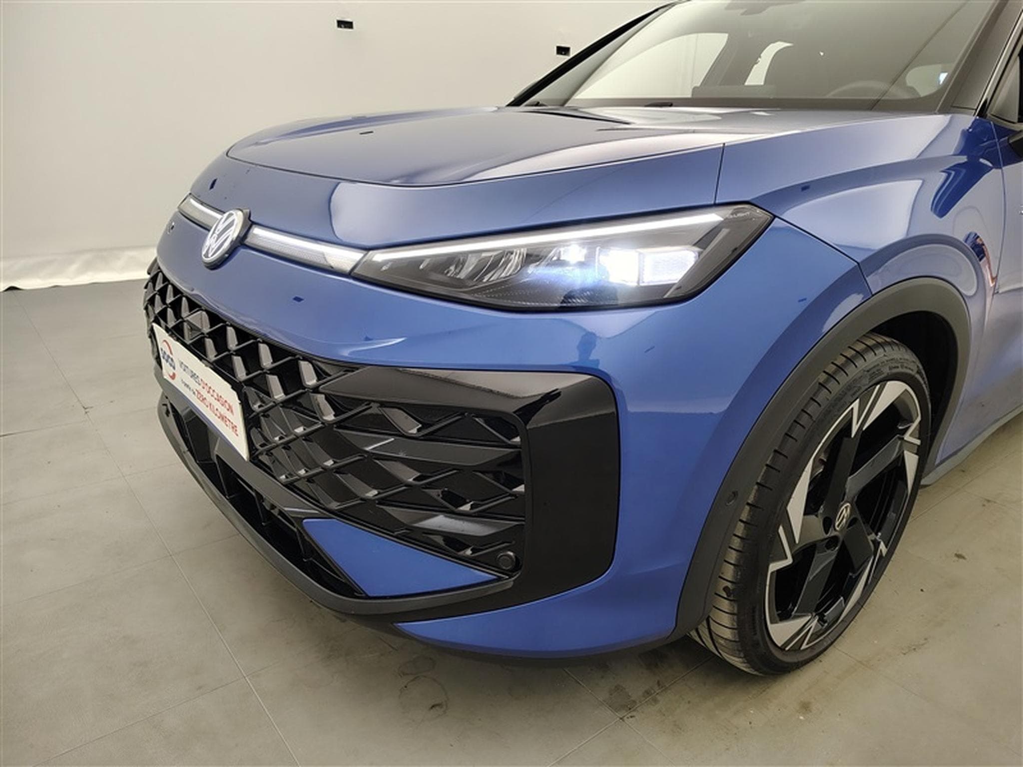 VW T-Roc 1.5 TSI 150cv DSG R-Line *CARPLAY/FULL LED/CAMERA/JA17* (2026) - Photo 15