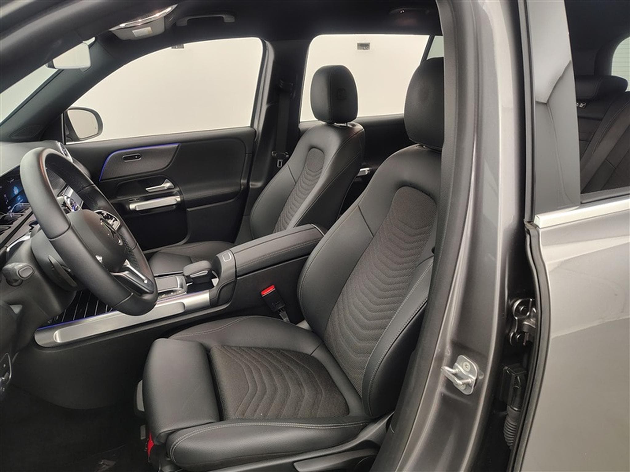 Mercedes EQB Business Line NAVI / FULL LED / S-CUIR (2023) - Photo 7
