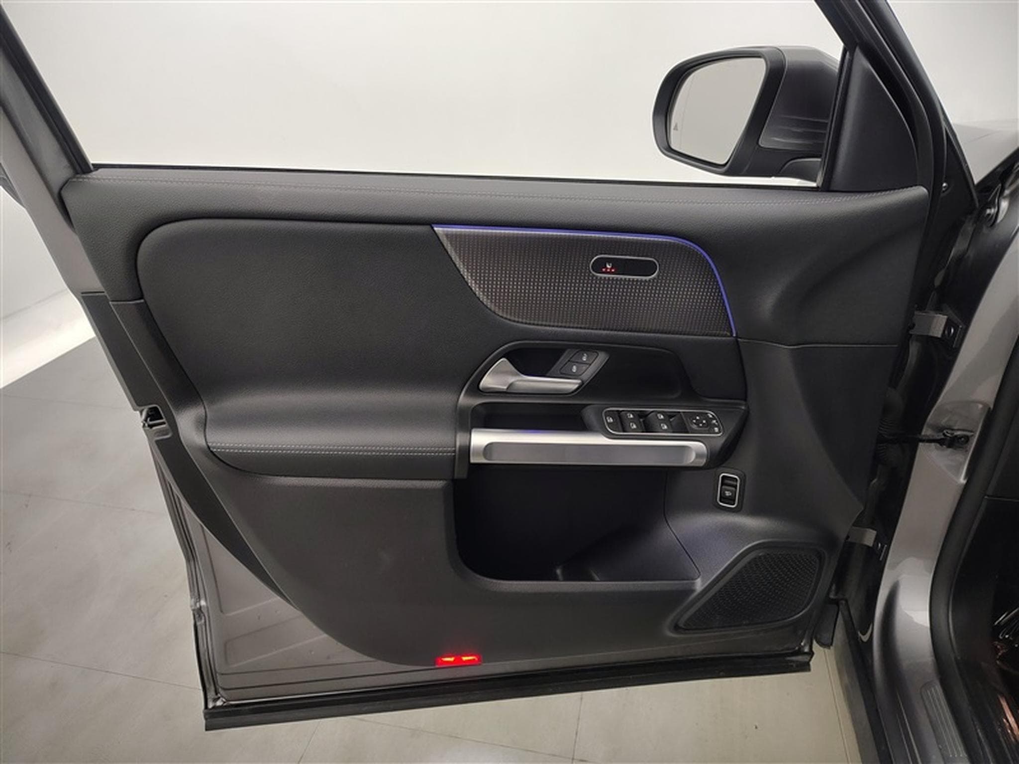 Mercedes EQB Business Line NAVI / FULL LED / S-CUIR (2023) - Photo 16