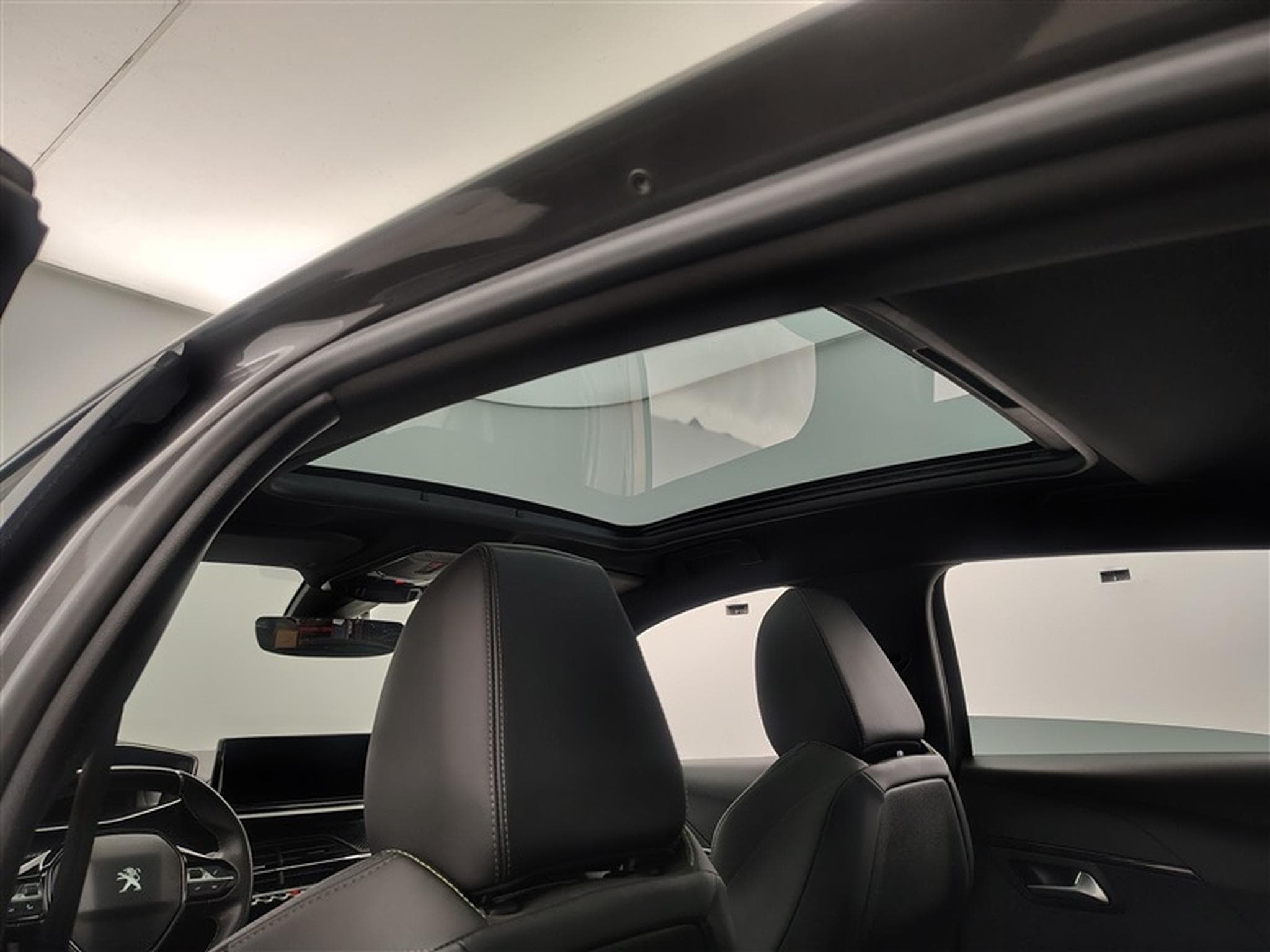 Peugeot 208 1.2i  GT Navi/CarPlay/Toit Pano/Caméra/PDC/... (2022) - Photo 19