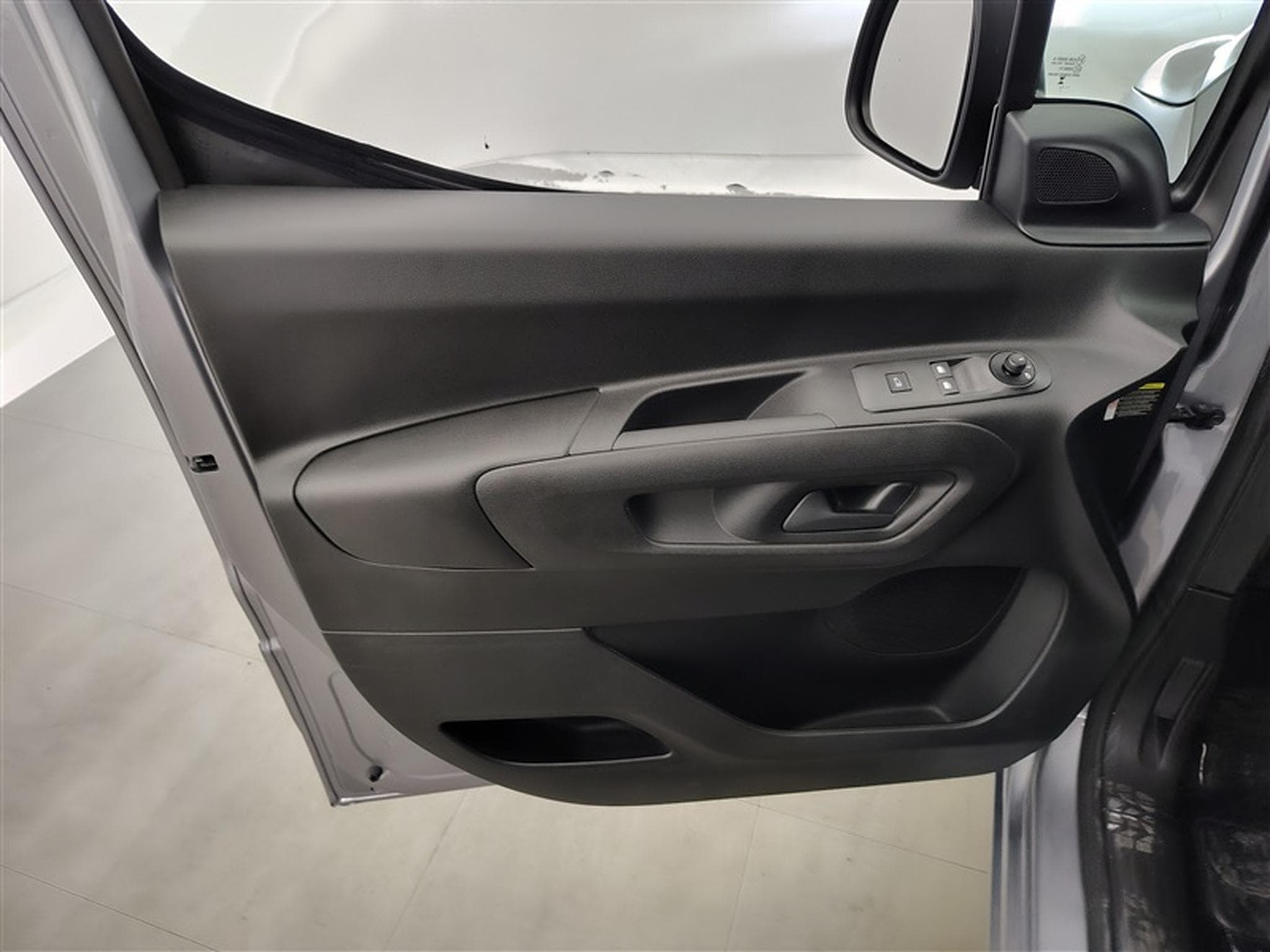Citroën Berlingo 1.5 BlueHDi 100cv M 3pl. CARPLAY / CAMERA (2026) - Photo 17