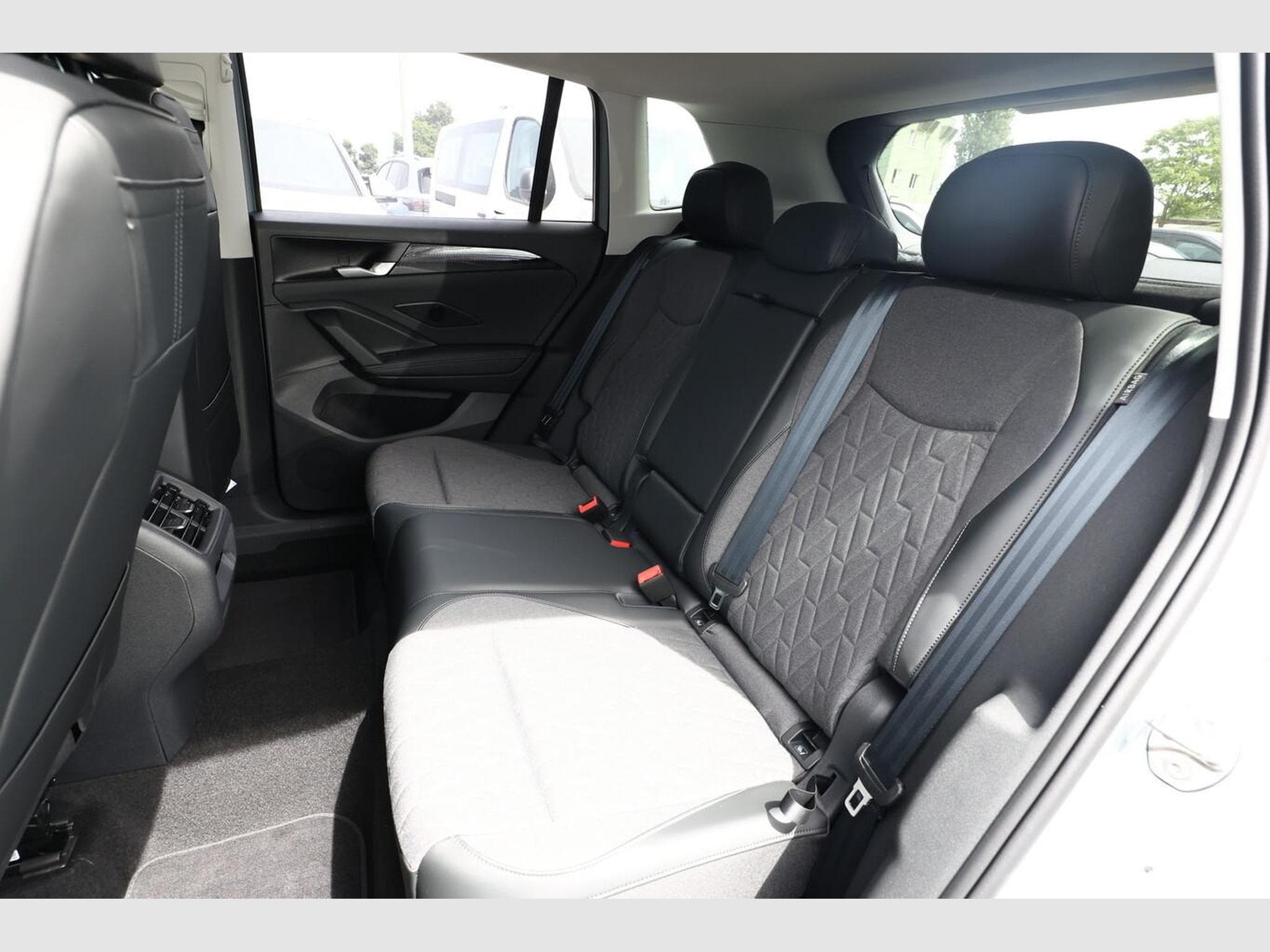 VW Tiguan DSG LED+ Nav (2026) - Foto 10