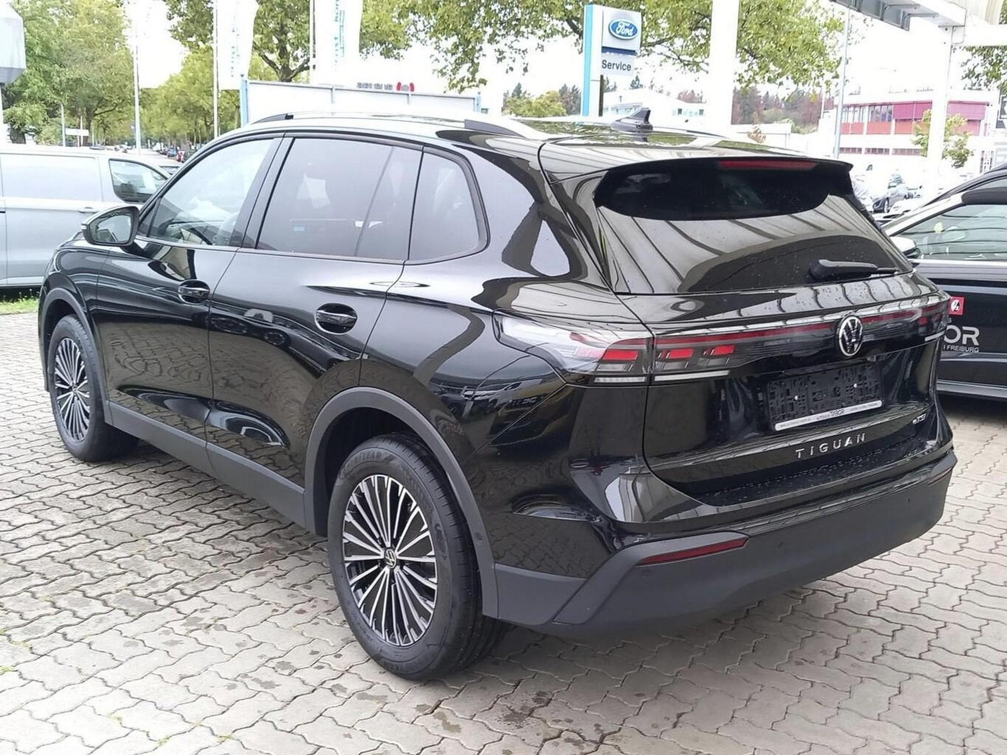 VW Tiguan LED+ Nav Pano (2026) - Foto 5