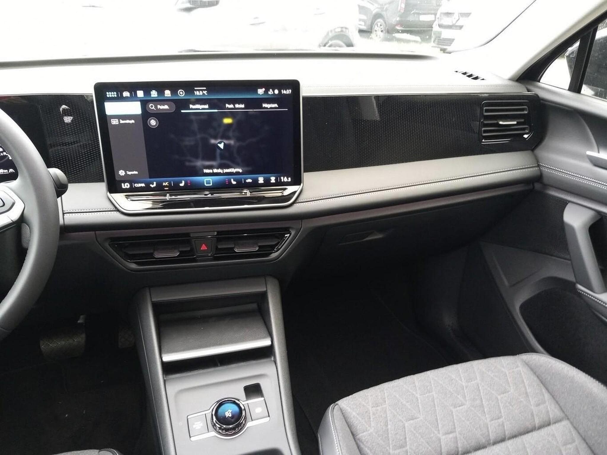 VW Tiguan LED+ Nav Pano (2026) - Foto 8