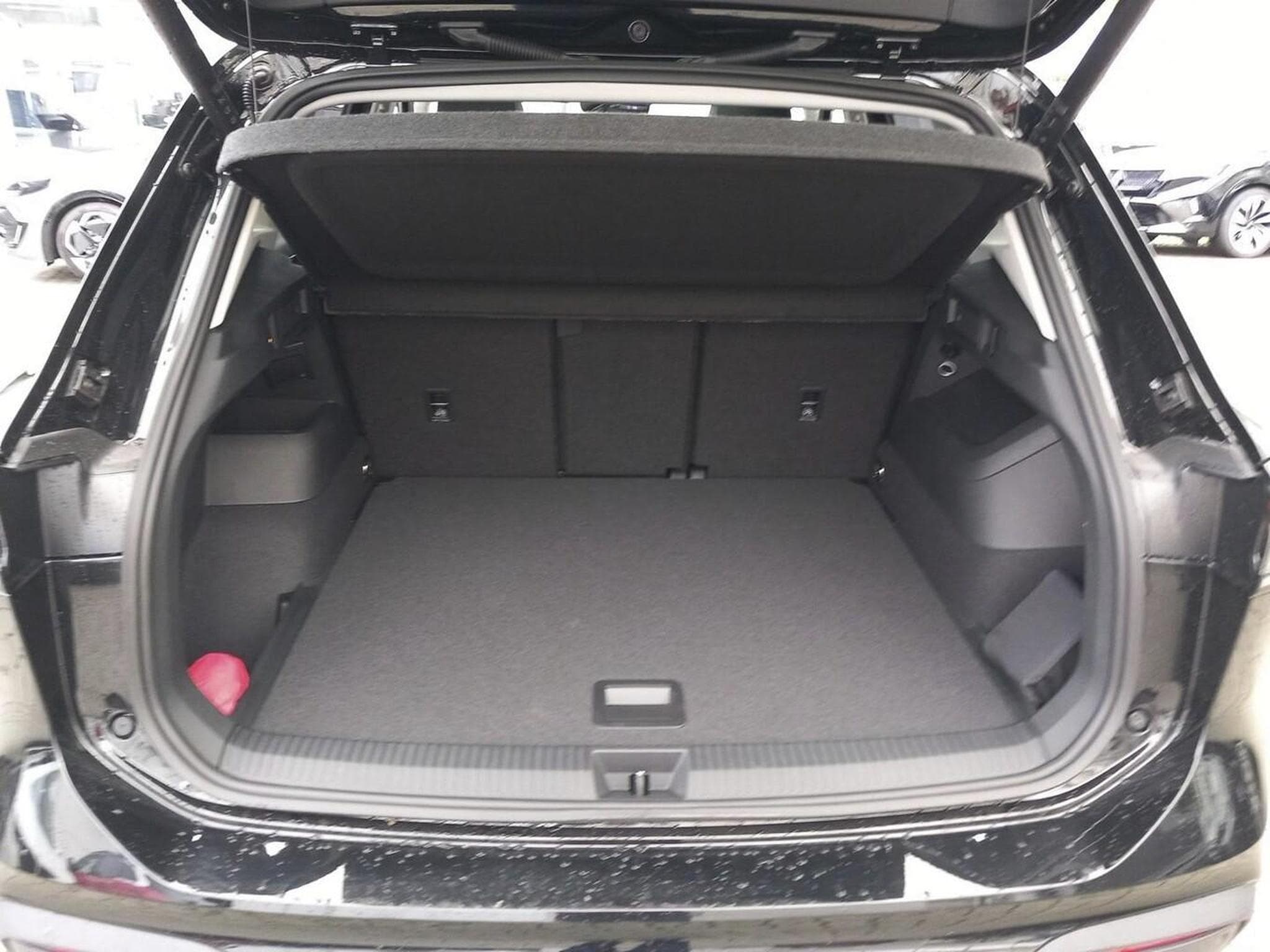 VW Tiguan LED+ Nav Pano (2026) - Foto 11