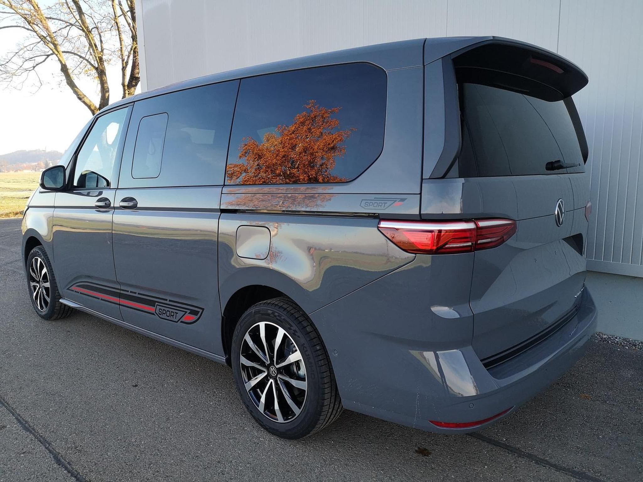 VW T7 Sport Edition (2026) - Photo 2