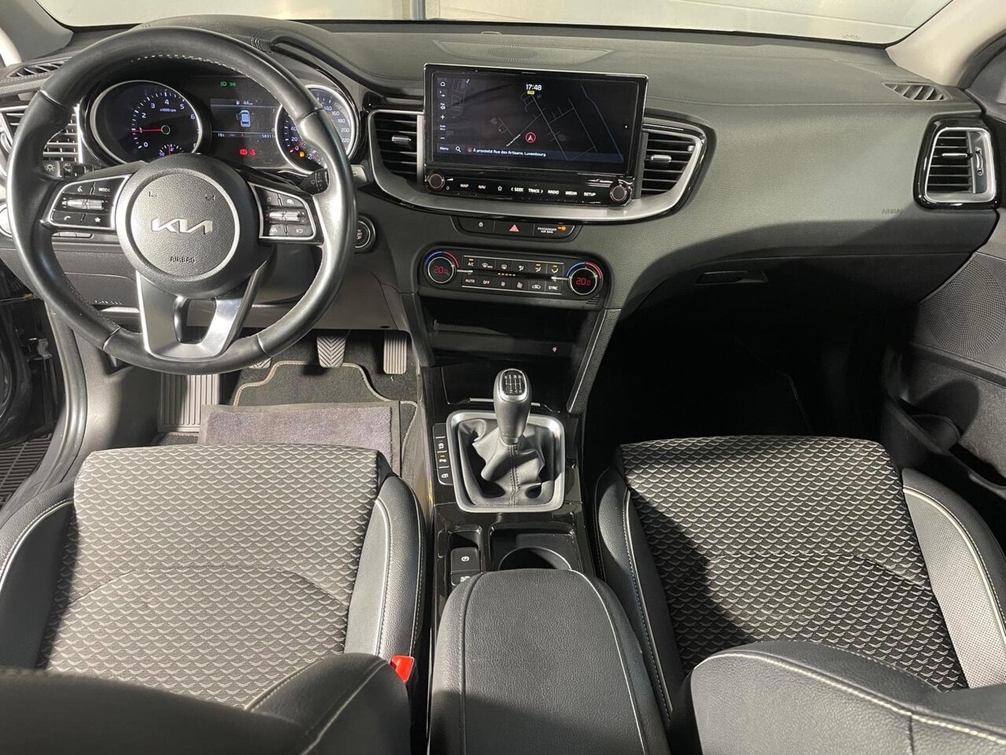 Kia Ceed 1.0 T-GDI PULSE 120 CV CARPLAY (2023) - Photo 3
