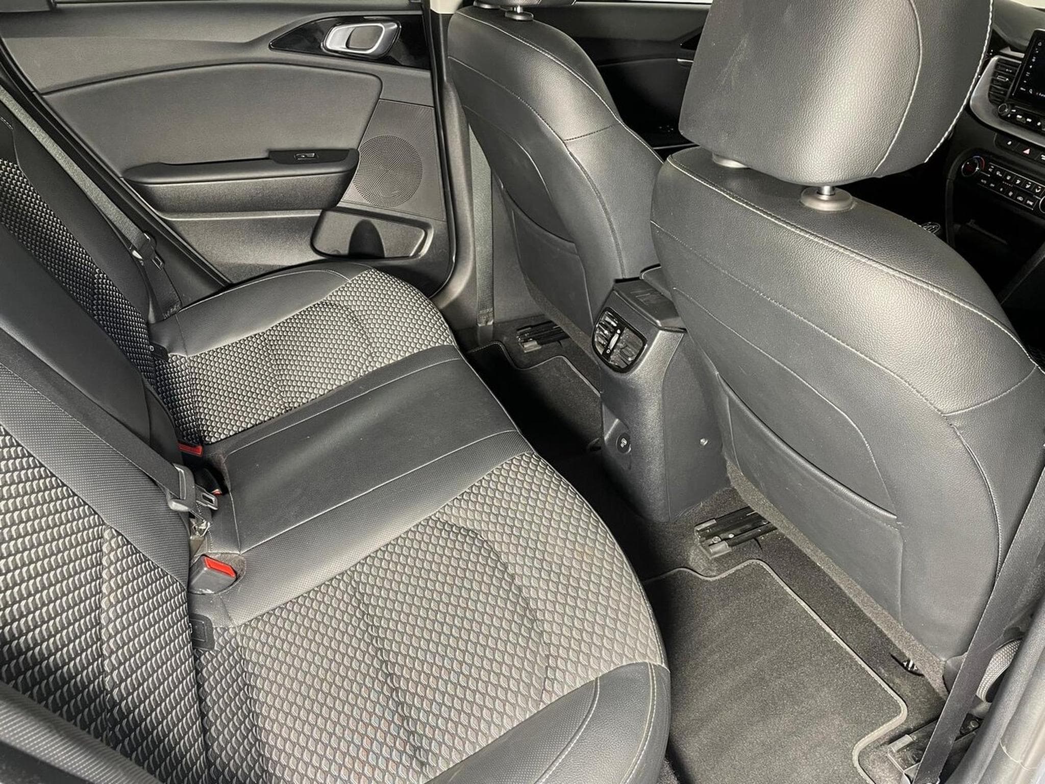 Kia Ceed 1.0 T-GDI PULSE 120 CV CARPLAY (2023) - Photo 13