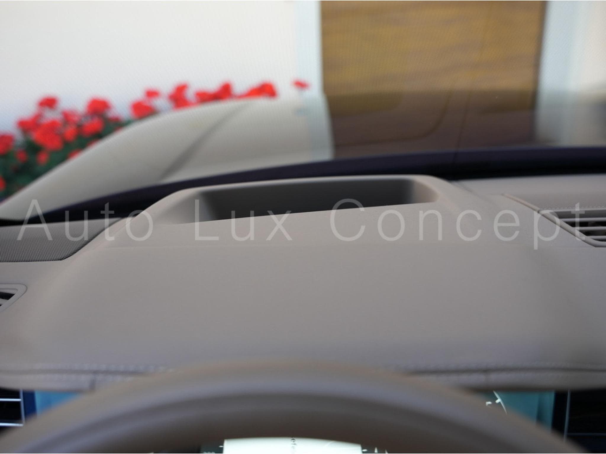 Land-Rover Range Rover LWB P530 SV (2025) - Photo 14