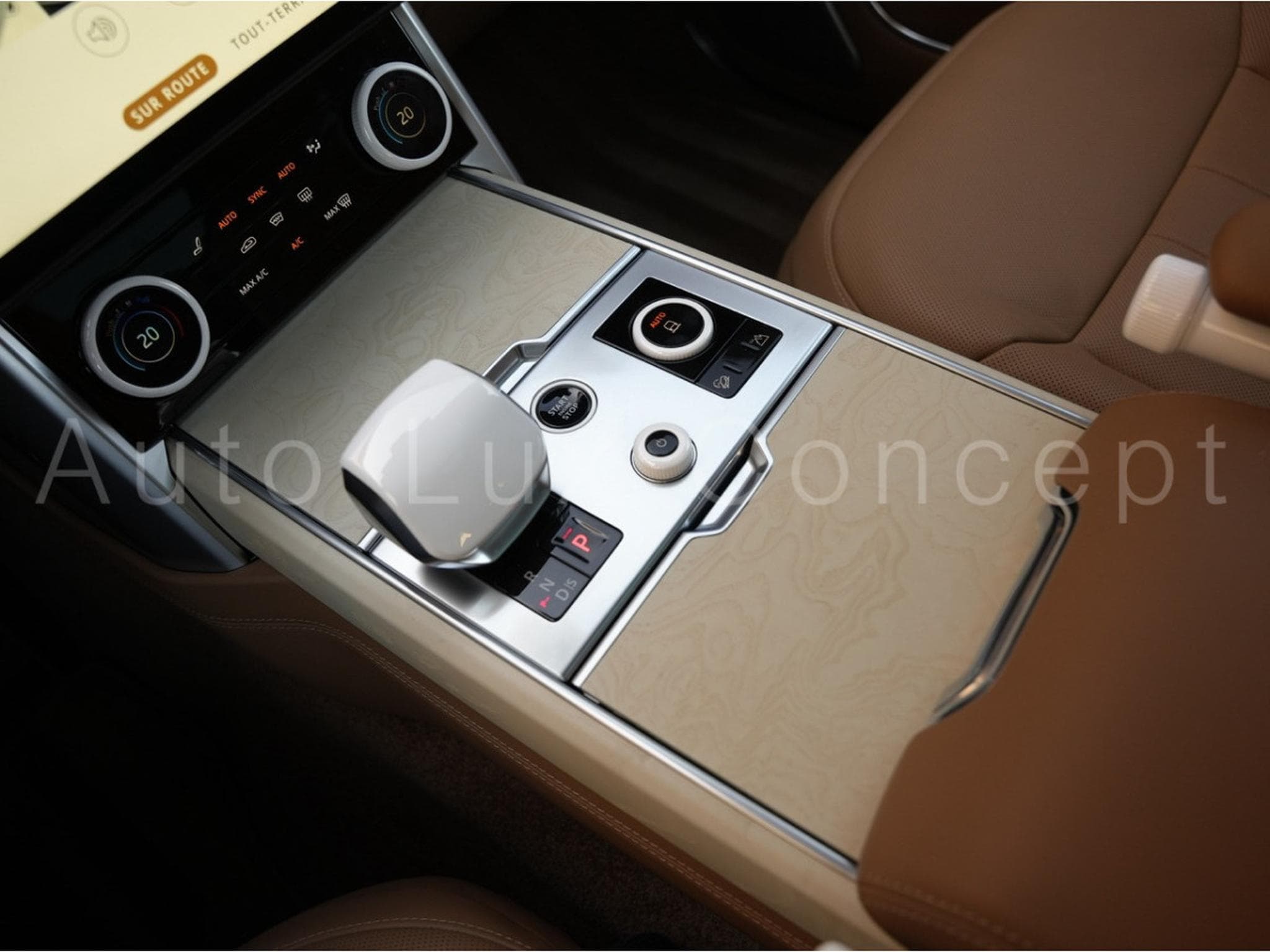 Land-Rover Range Rover LWB P530 SV (2025) - Photo 30