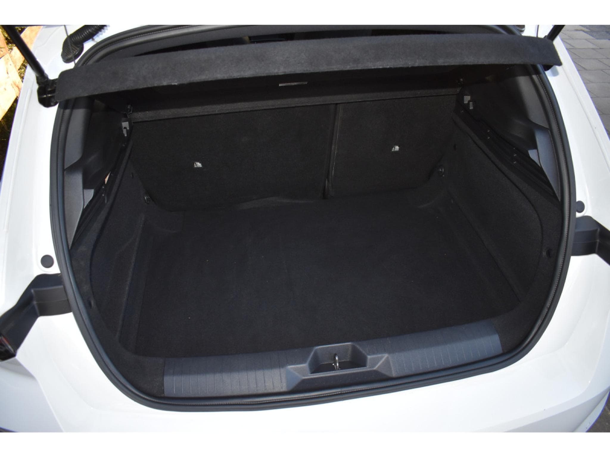 Opel Astra 1,2 Turbo 130 S/Edition Automatic (2025) - Photo 18