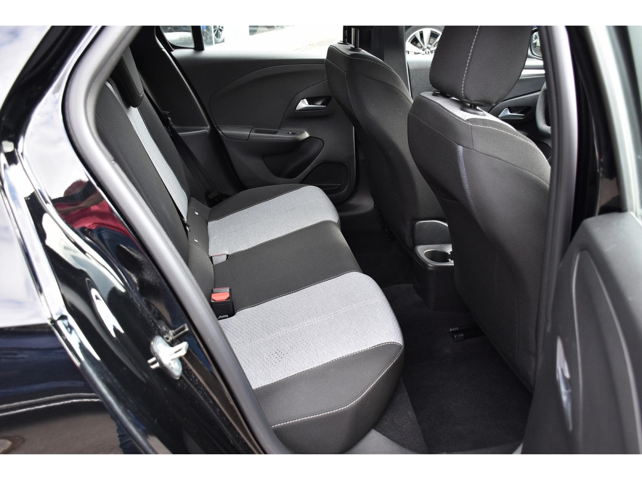 Opel Corsa 1.2 Turbo Edition AT8 REGUL LANE SIDE CAM JA 1° MAIN (2025) - Photo 8