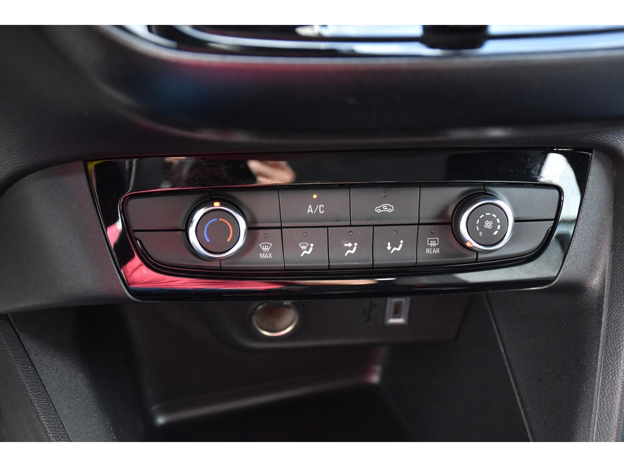 Opel Corsa 1.2 Turbo Edition AT8 REGUL LANE SIDE CAM JA 1° MAIN (2025) - Photo 15