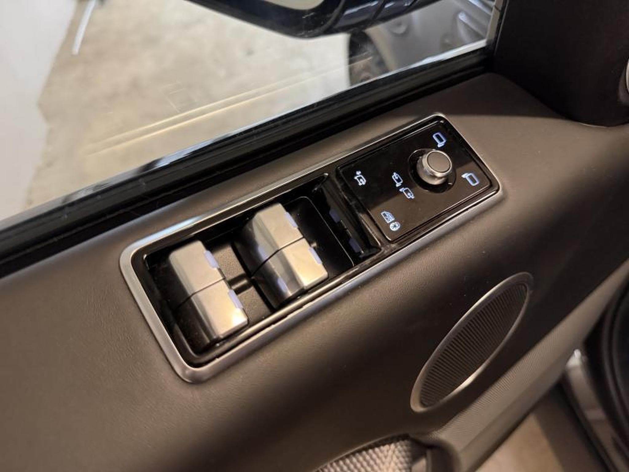 Land-Rover Range Rover Sport P400 HST (2020) - Photo 12