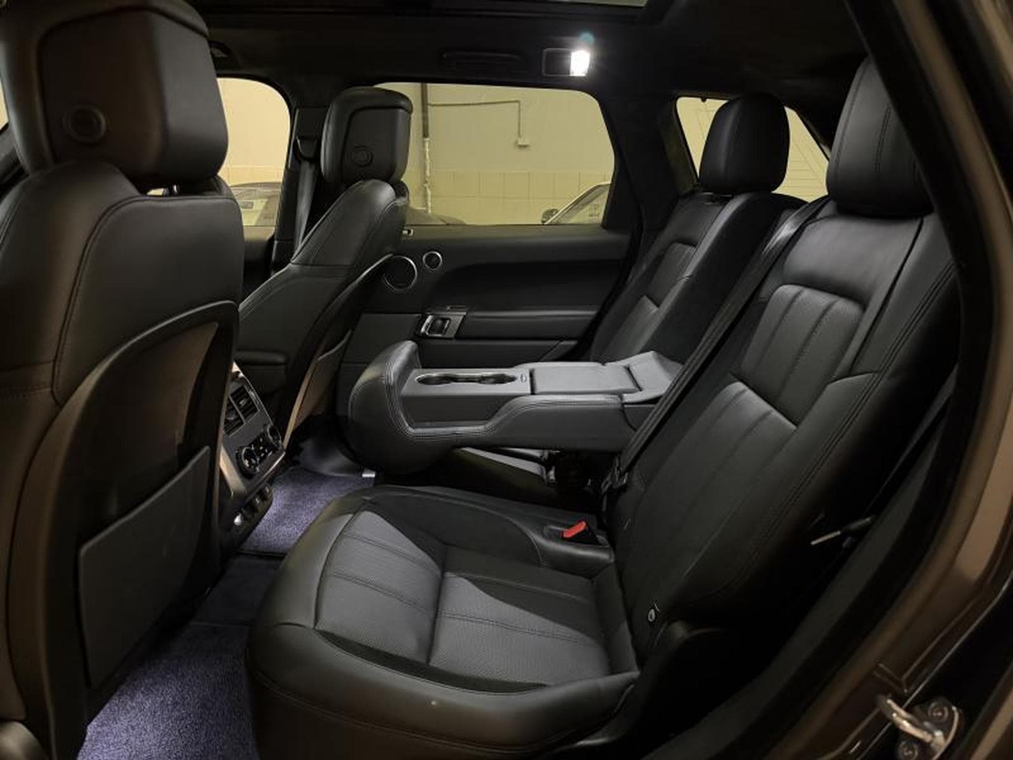 Land-Rover Range Rover Sport P400 HST (2020) - Photo 24
