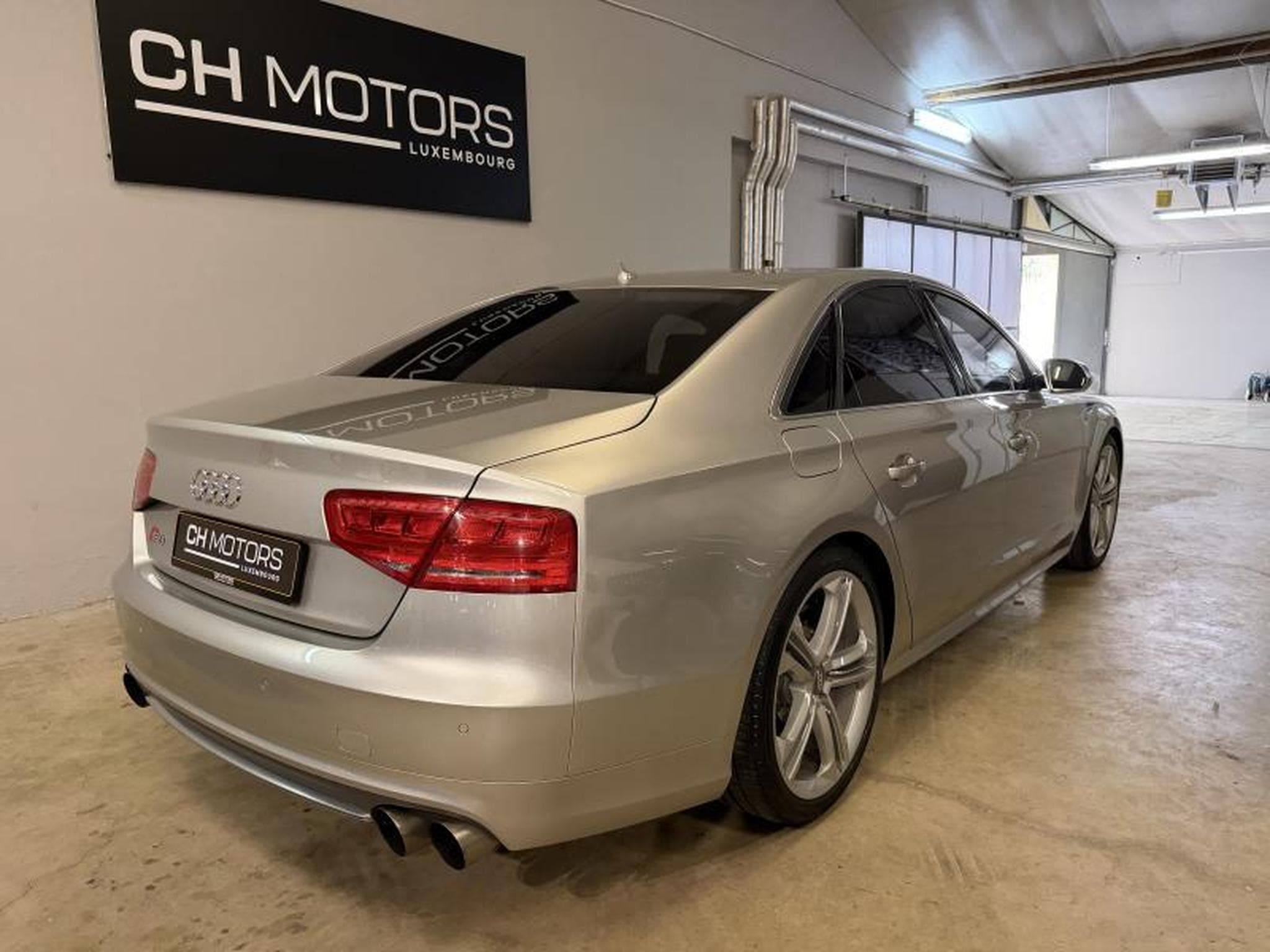 Audi S8 EXPORT/HANDLER/NO WARRANTY (2012) - Photo 7