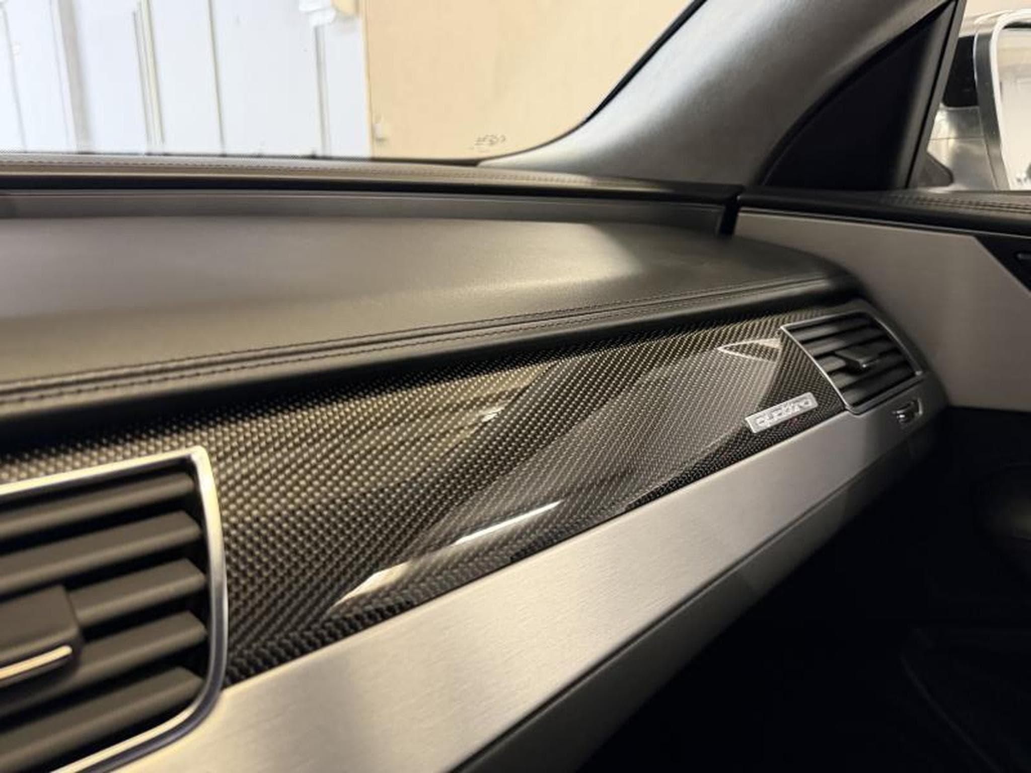 Audi S8 EXPORT/HANDLER/NO WARRANTY (2012) - Photo 19