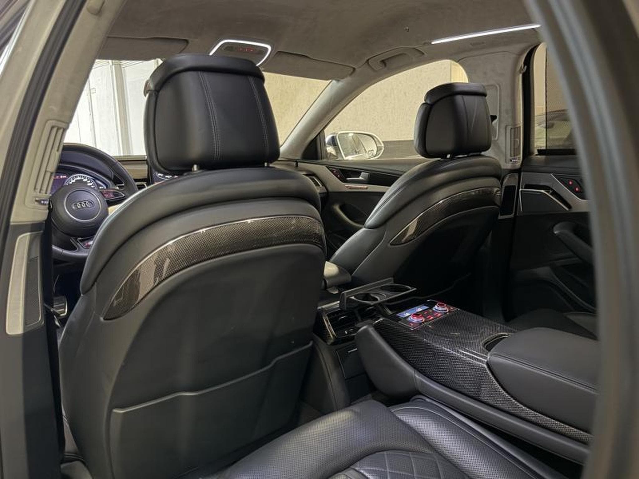 Audi S8 EXPORT/HANDLER/NO WARRANTY (2012) - Photo 21