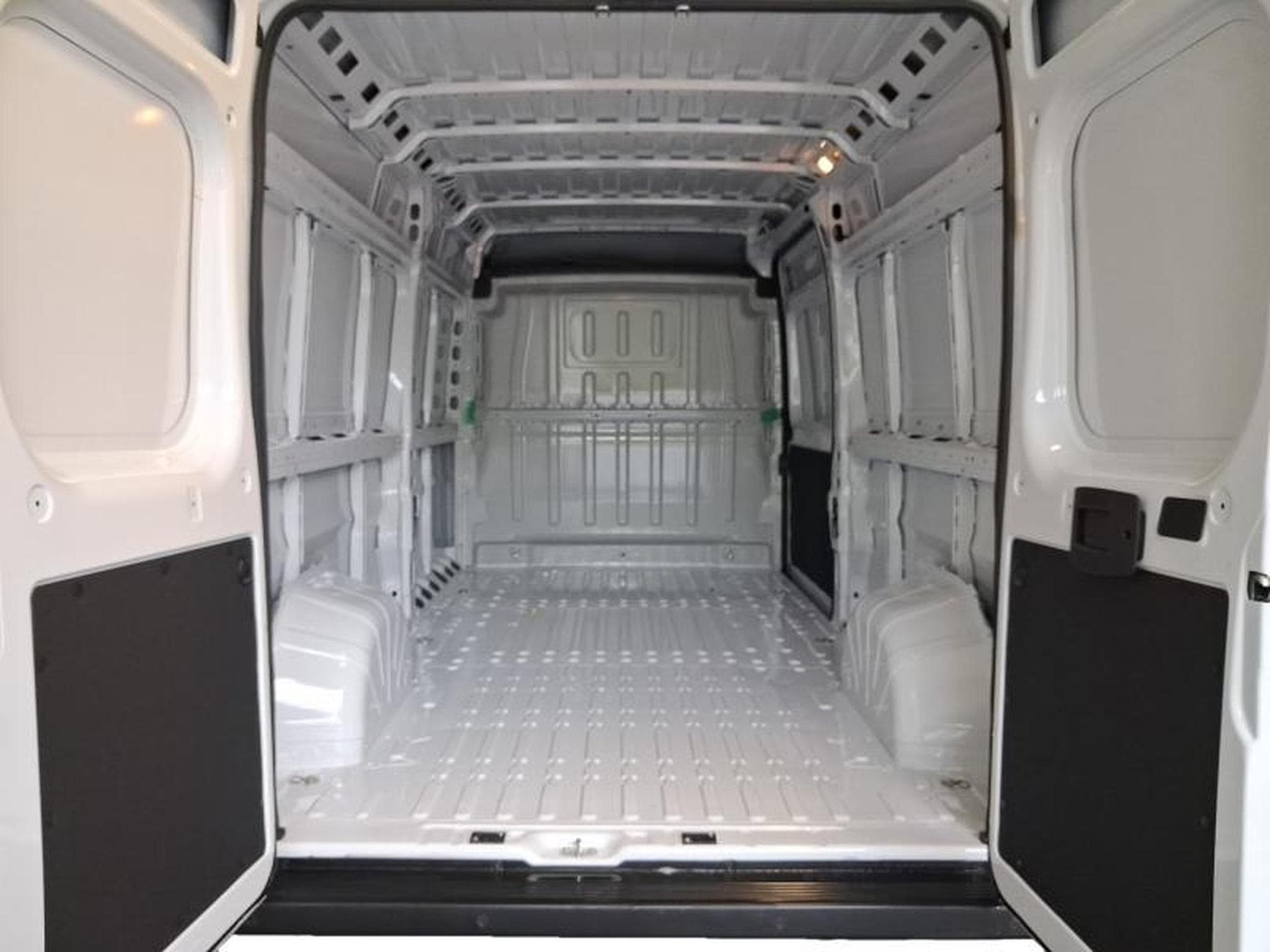 Fiat Ducato 35 L3H2 (2025) - Foto 12