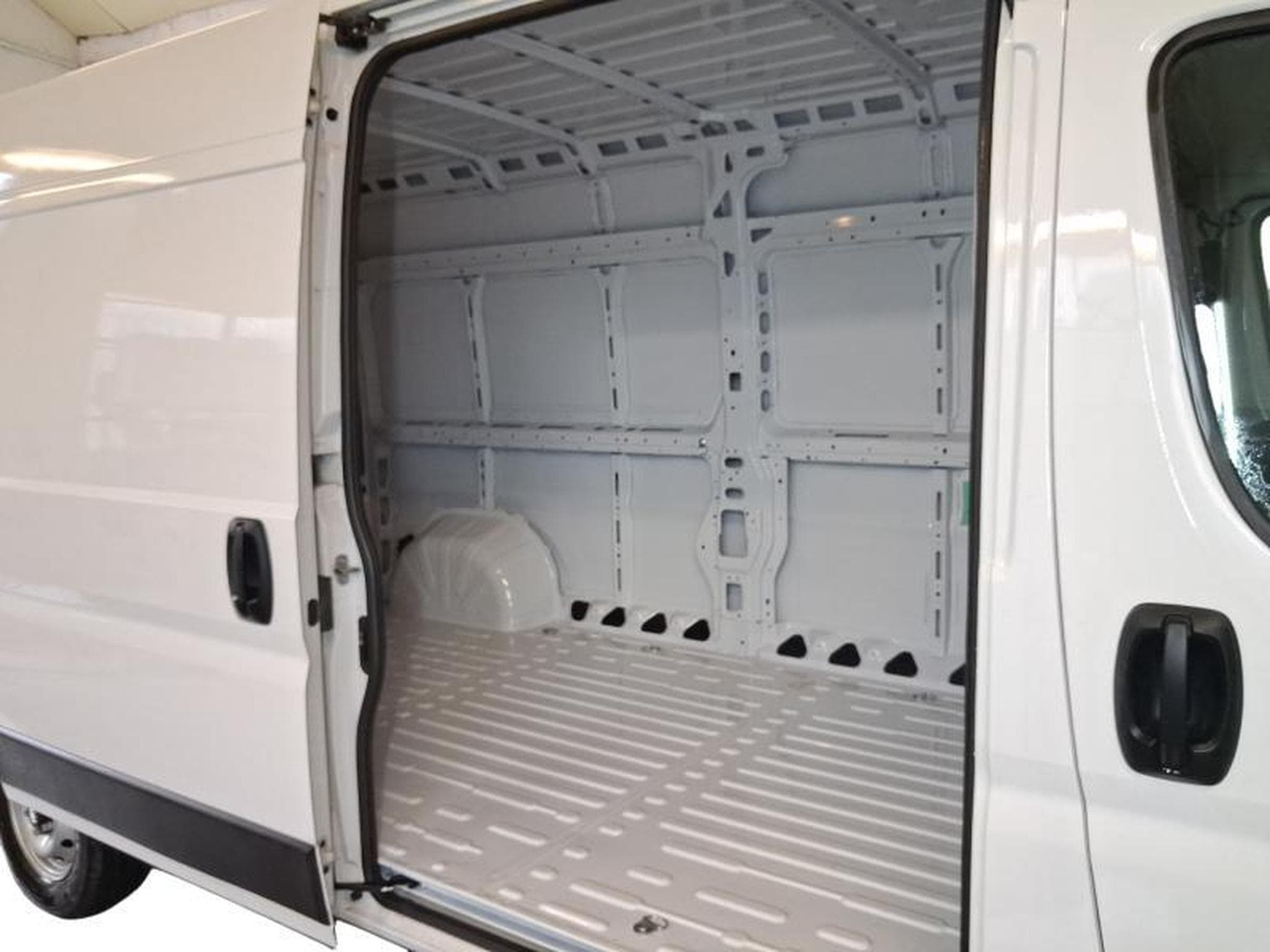 Fiat Ducato 35 L3H2 (2025) - Foto 14