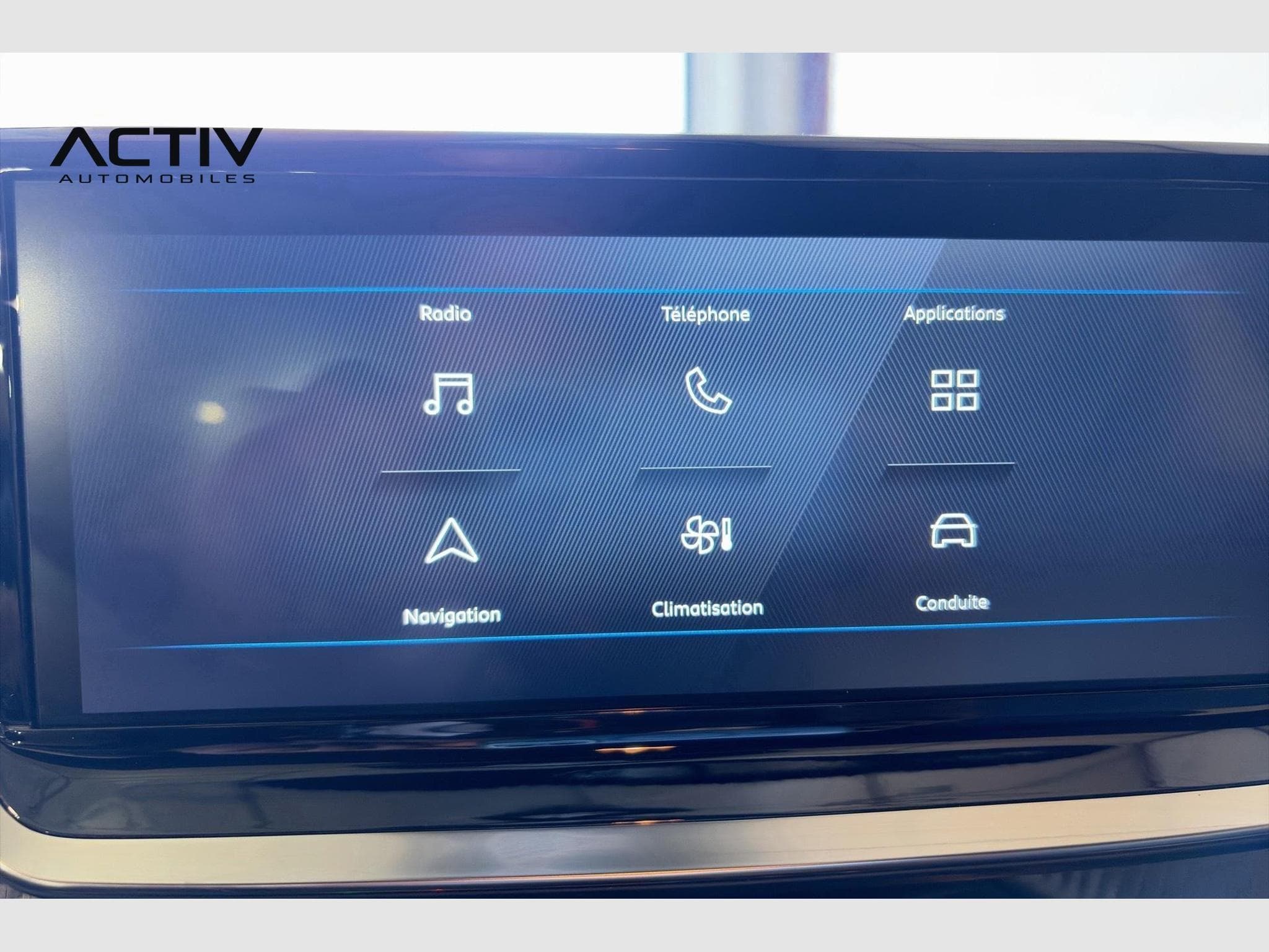 Peugeot 2008 100 S&S BVM6 Style (2025) - Photo 10