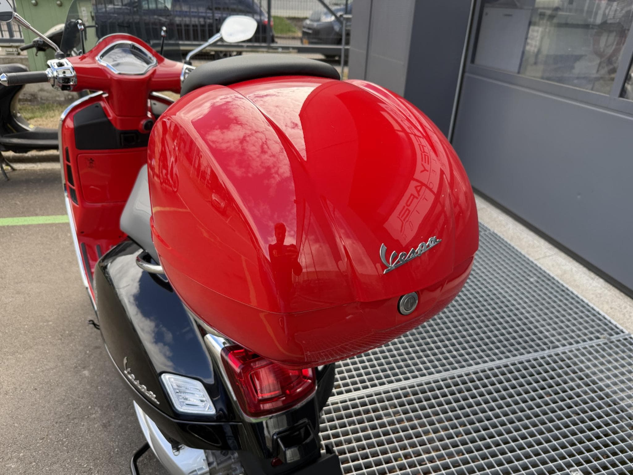 Vespa GTS 310 MICKEY MOUSE , édition spéciale GAS (2025) - Foto 4