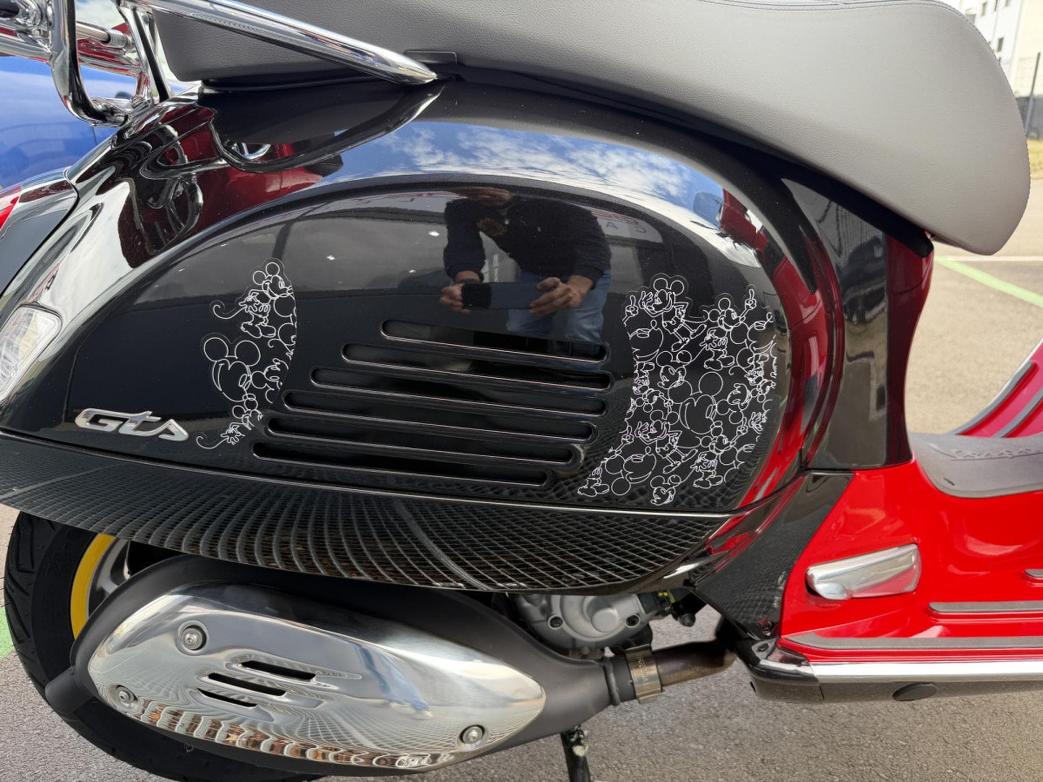 Vespa GTS 310 MICKEY MOUSE , édition spéciale GAS (2025) - Foto 8